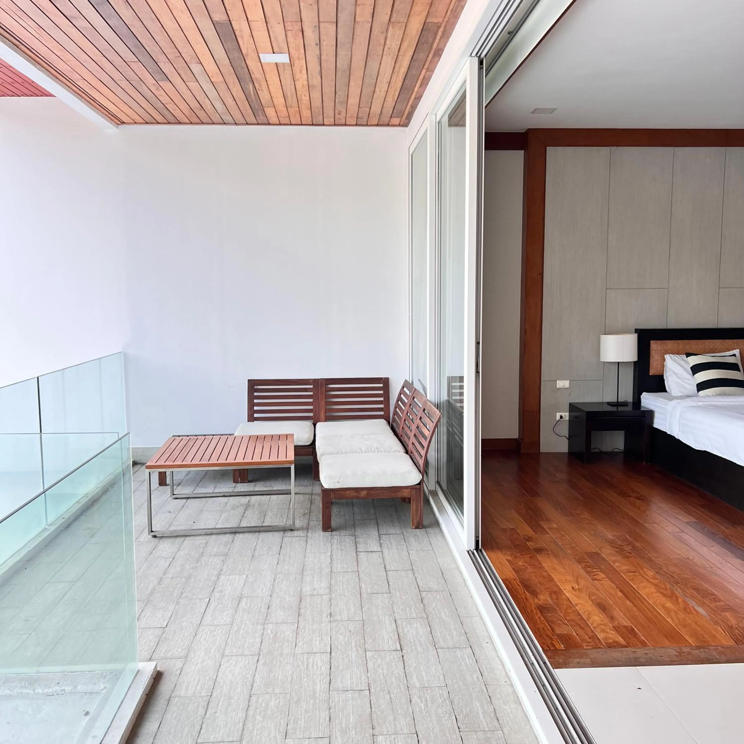 Balcony/Terrace, Bed in Q Kata Residence