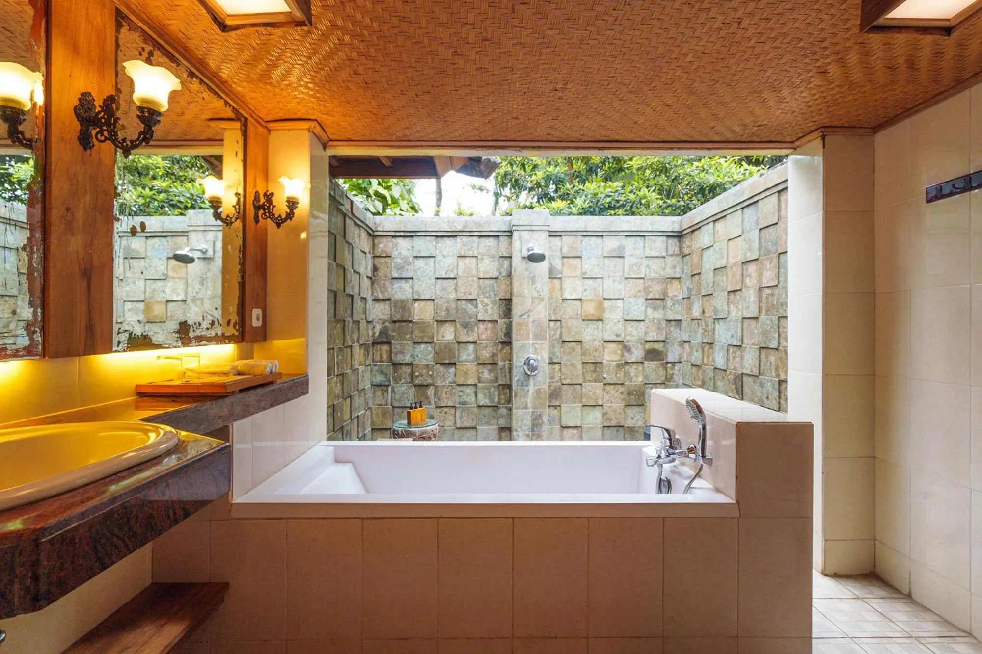Bathroom in Rama Phala Resort & Spa