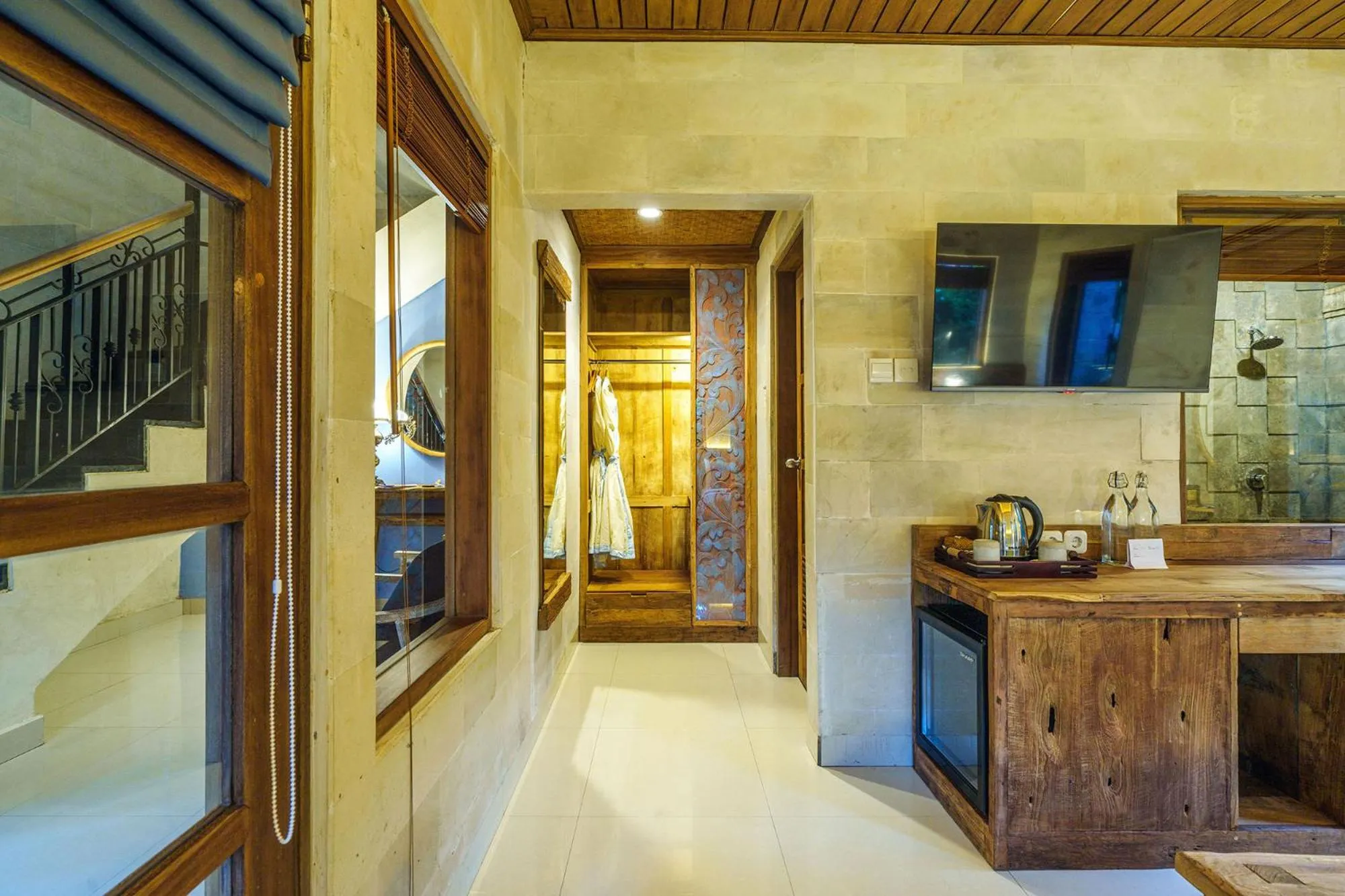 wardrobe in Rama Phala Resort & Spa