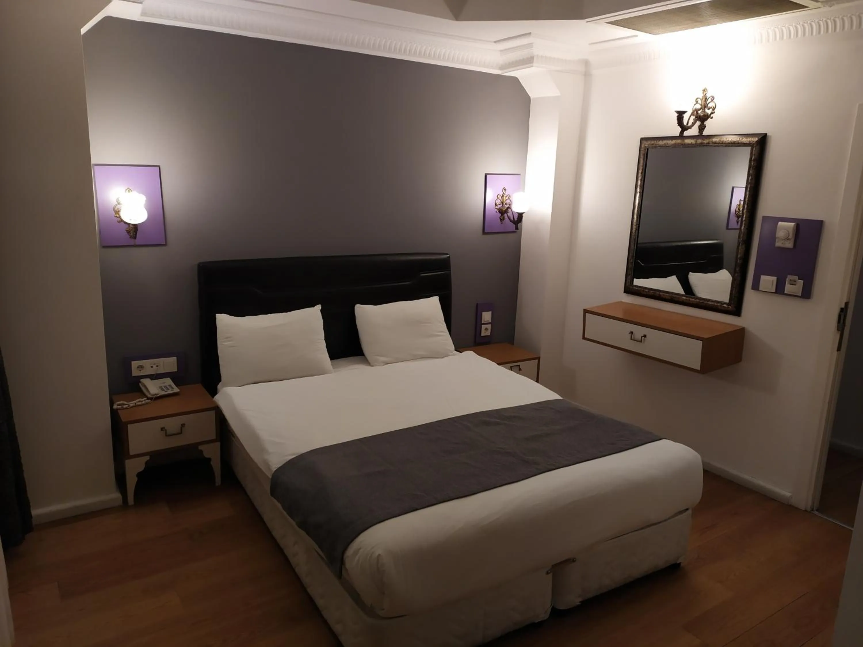 Bedroom in Jakaranda Hotel