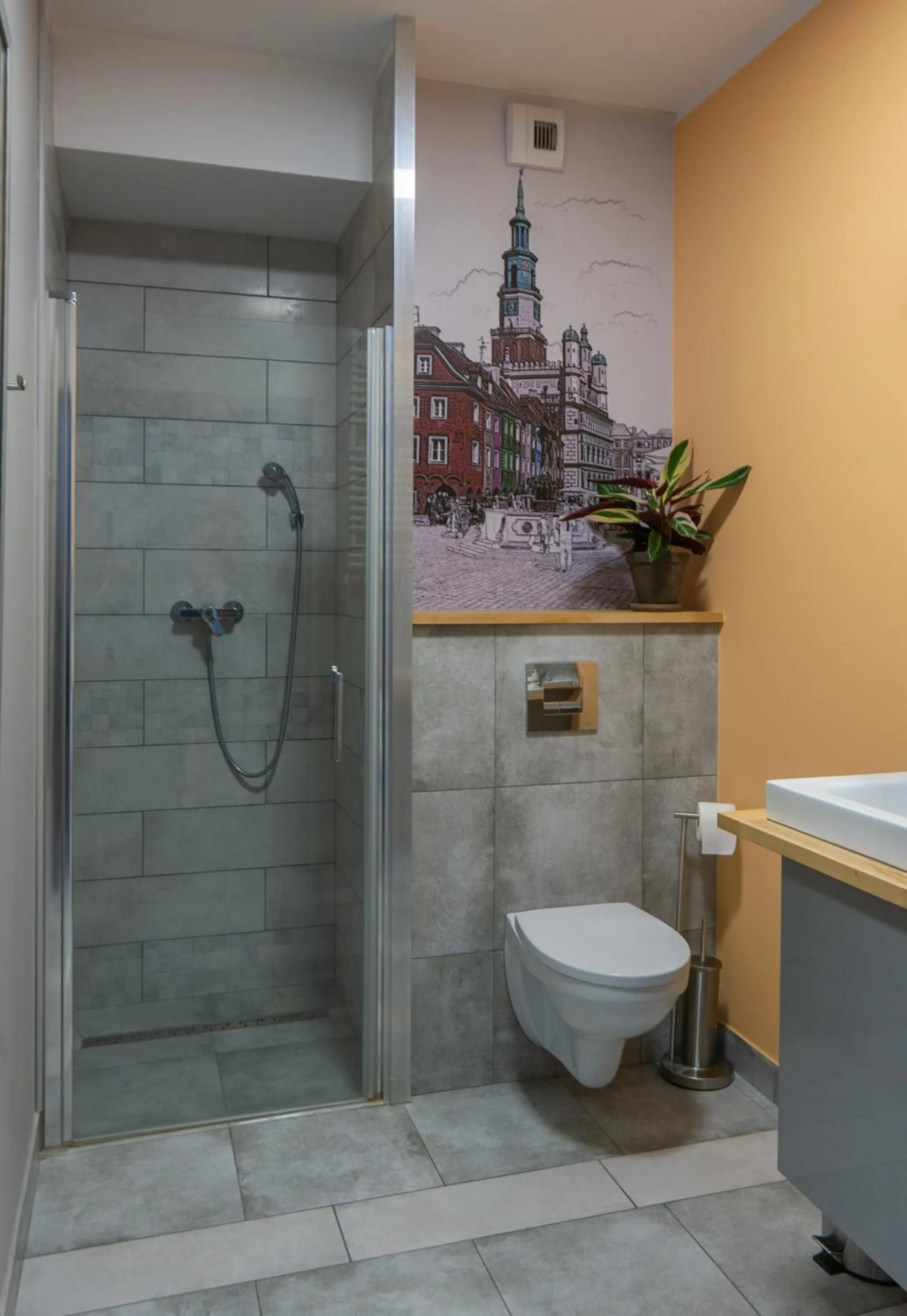 Shower in Moon Hostel Poznań