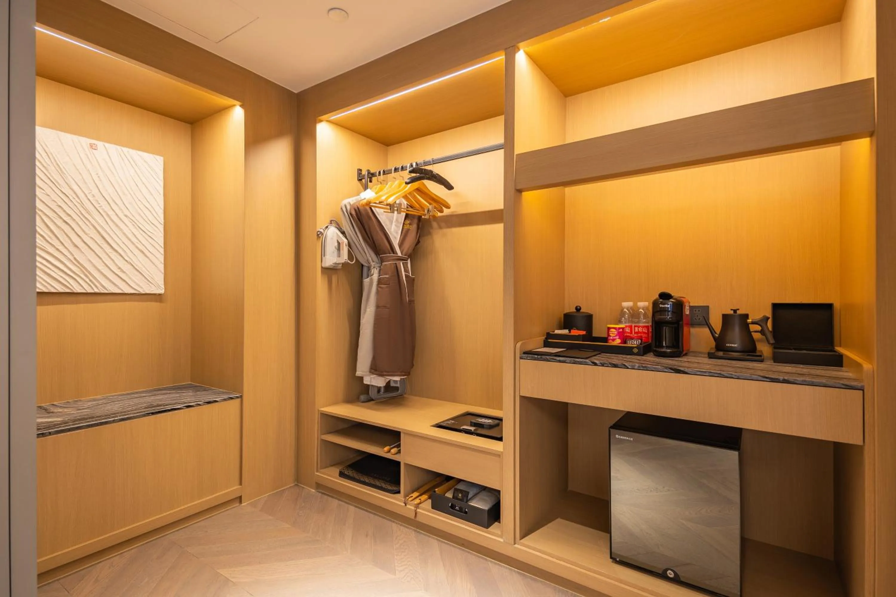 wardrobe in Deyang Hamring Hotel