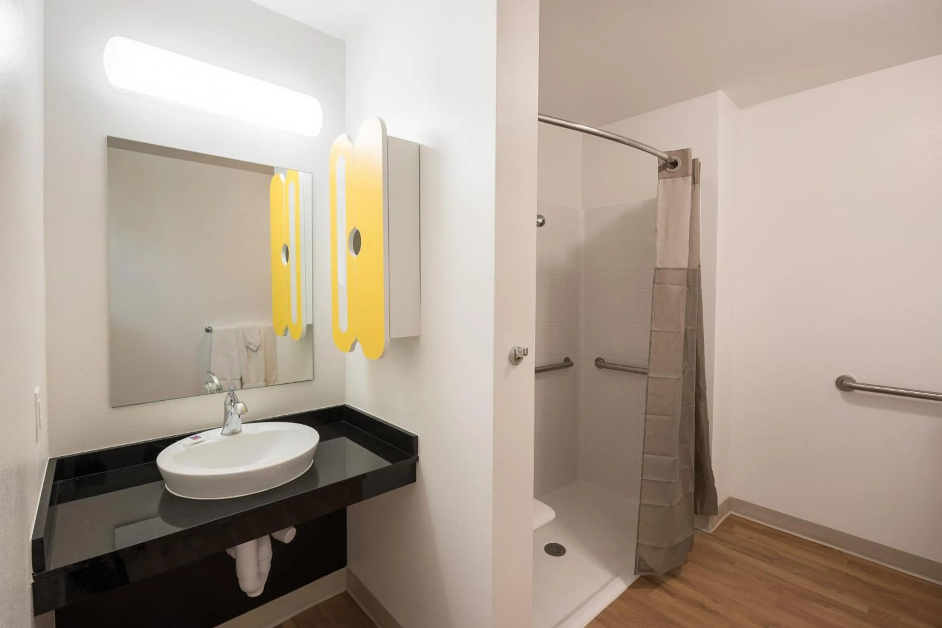 Bathroom in Studio 6-Mccarran, NV - Sparks - Tahoe - Reno Industrial Center