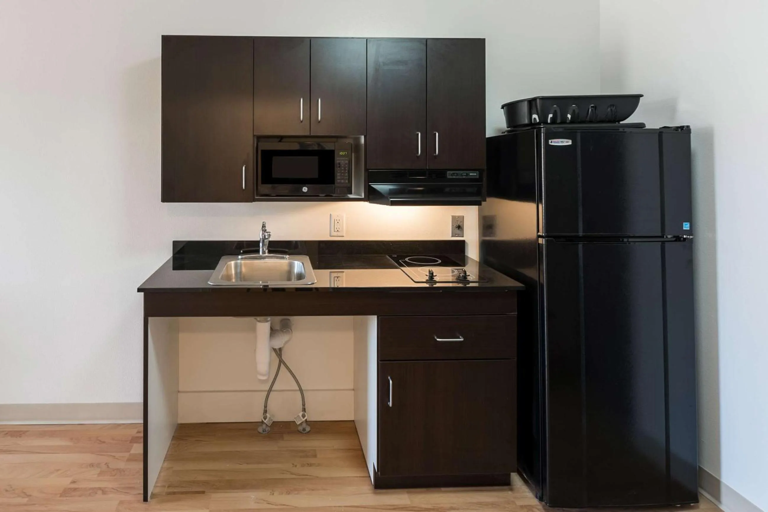 Kitchen or kitchenette in Studio 6-Mccarran, NV - Sparks - Tahoe - Reno Industrial Center