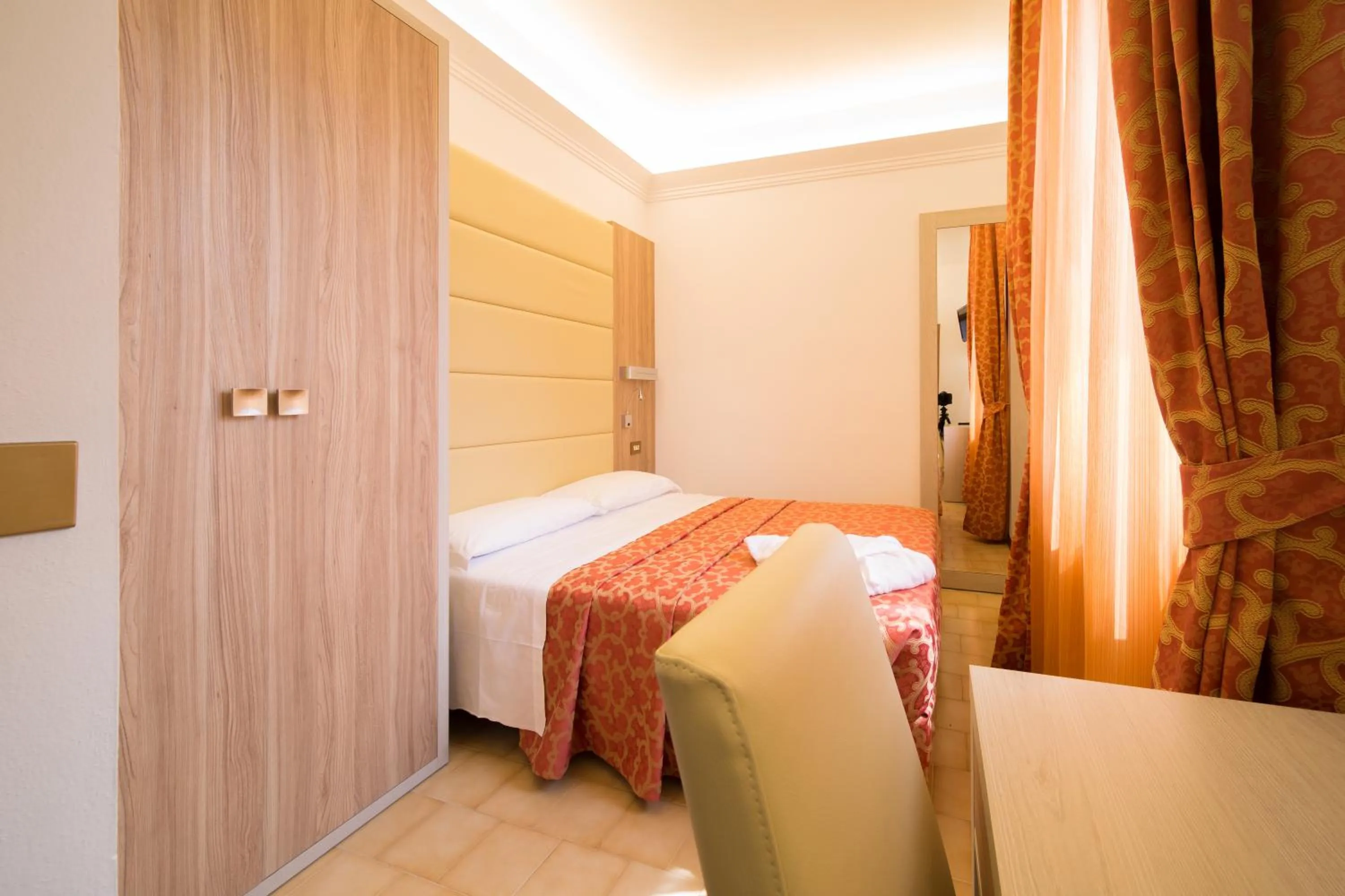 Photo of the whole room in Hotel Carancini