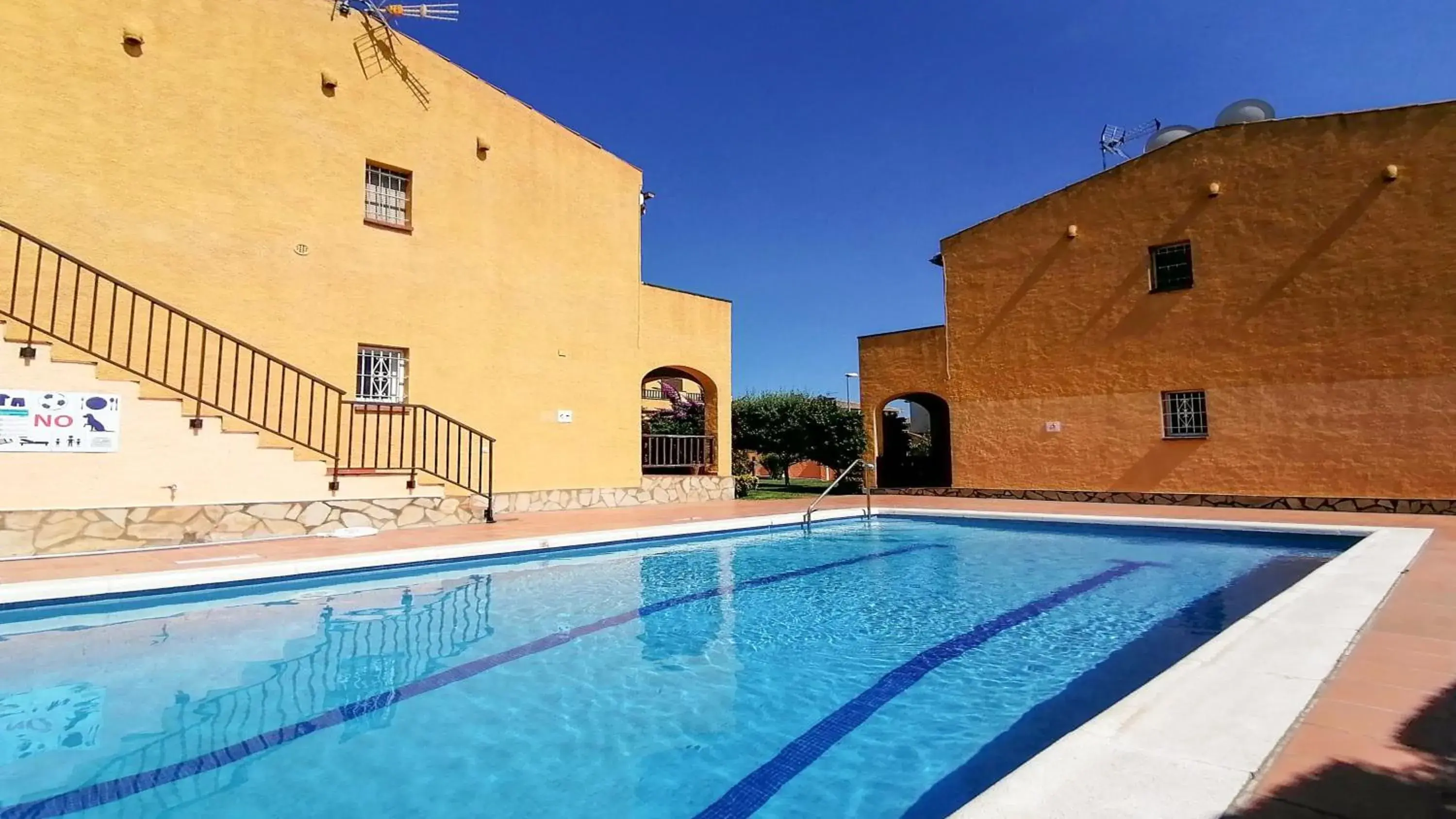 VACAY Apartamento Ibiza, piscina y relax! en la Costa brava, L'Escala! VACAY Apartamento Ibiza, piscina y relax! en la Costa brava, L'Escala!