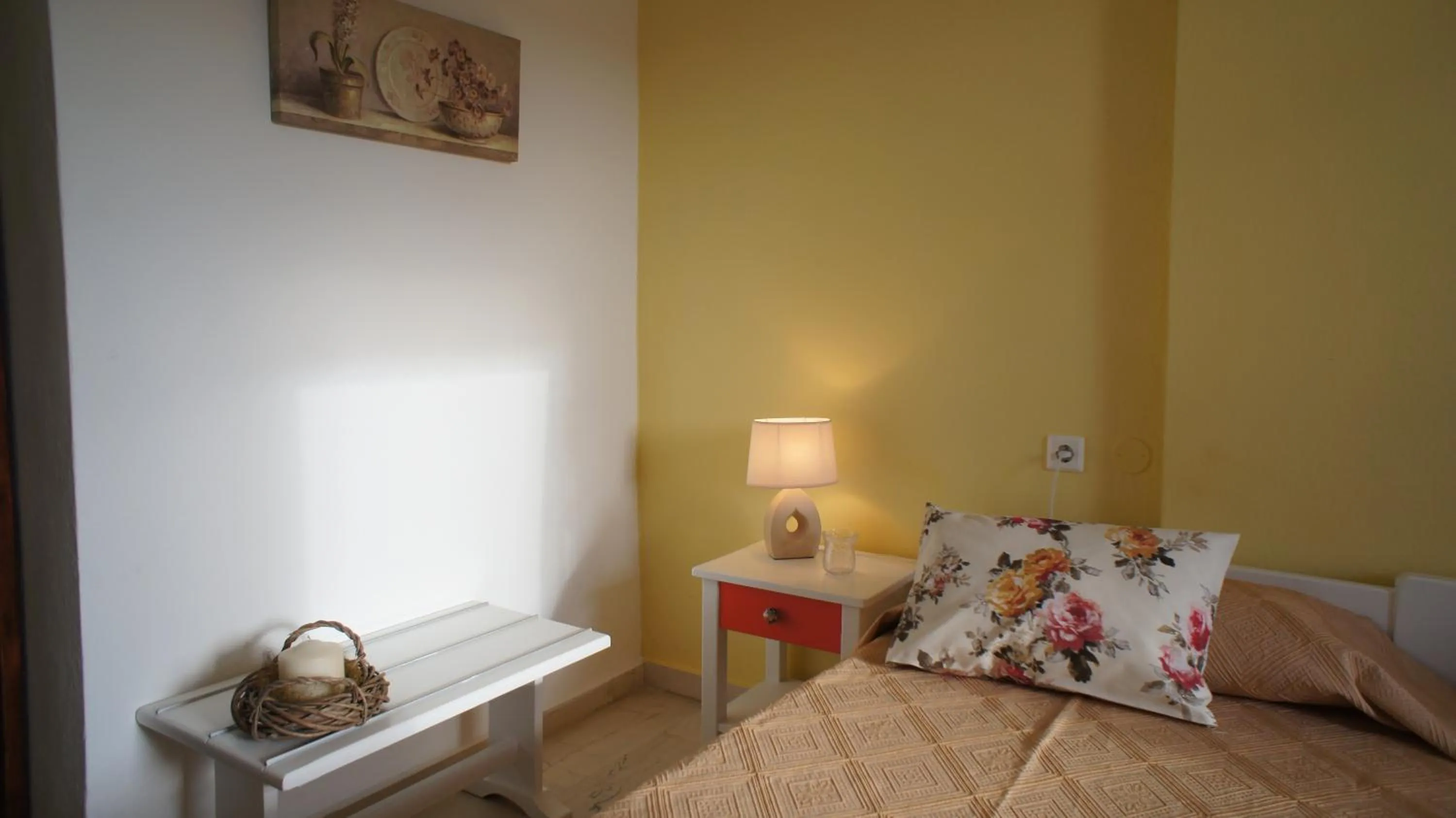 Decorative detail, Bed in Idi