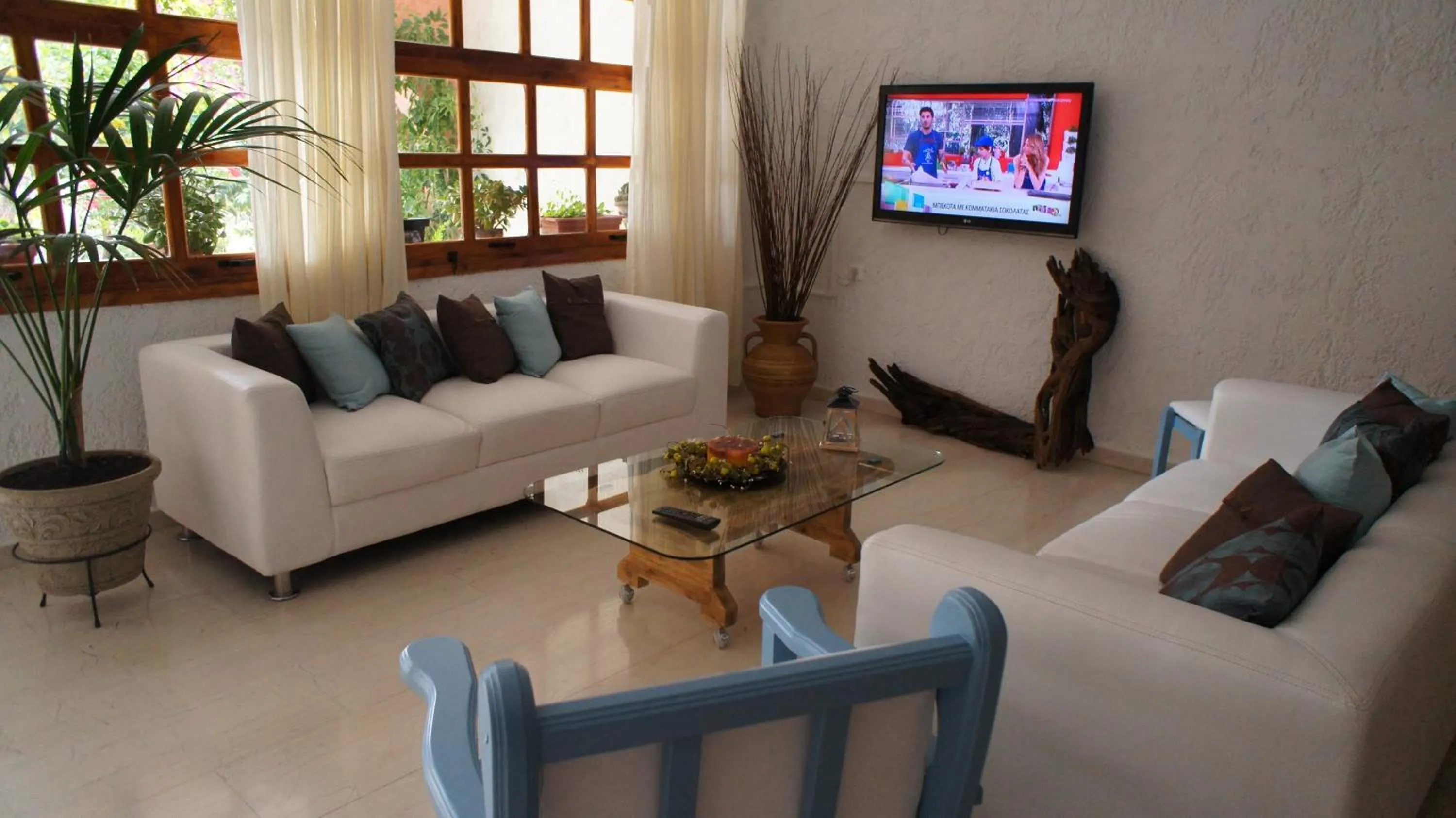 Lobby or reception in Idi