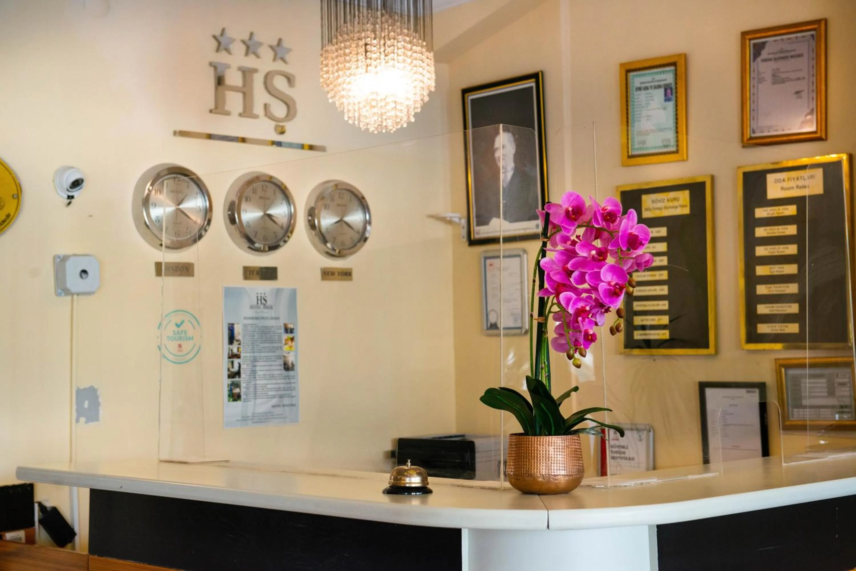 Logo/Certificate/Sign in Hotel Simsek