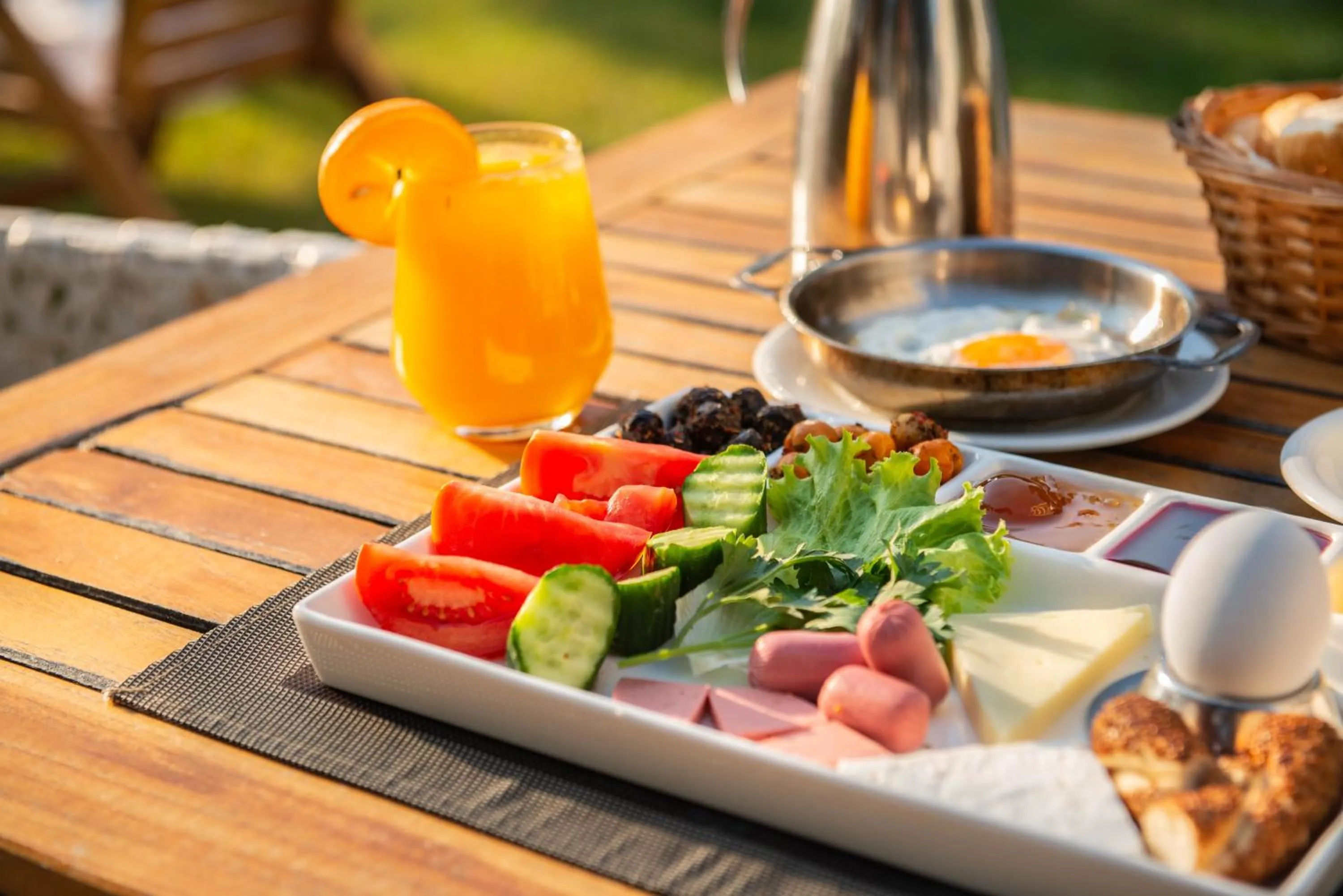 Food and drinks in Hotel Simsek