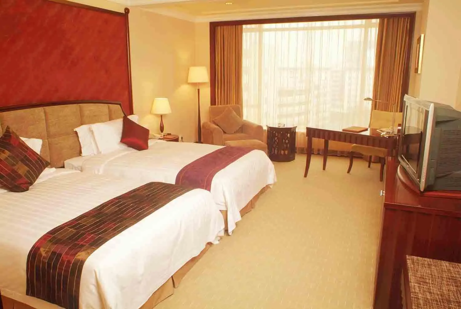 Bed in The Royal Marina Plaza Hotel Guangzhou