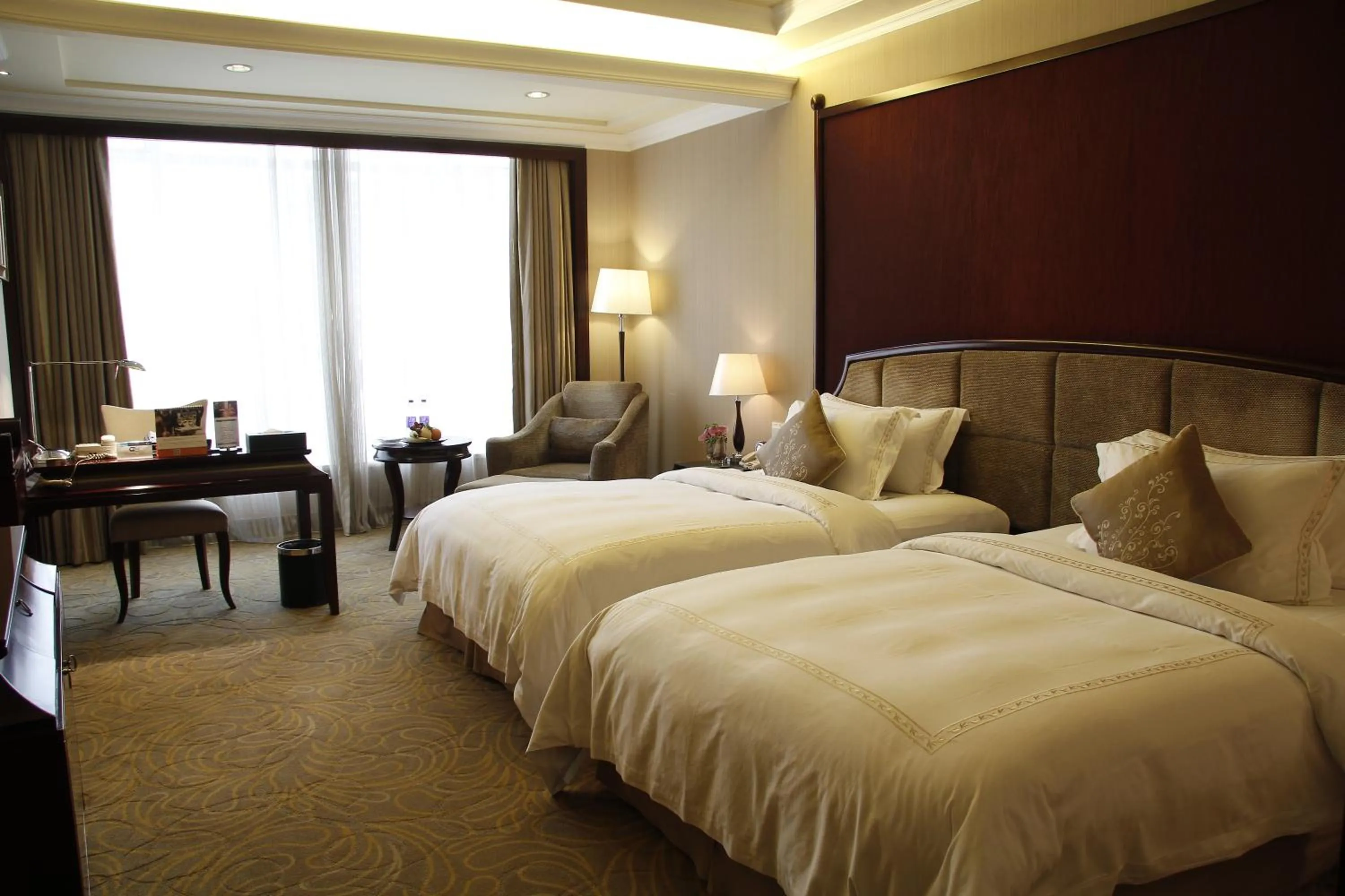 Bedroom, Bed in The Royal Marina Plaza Hotel Guangzhou