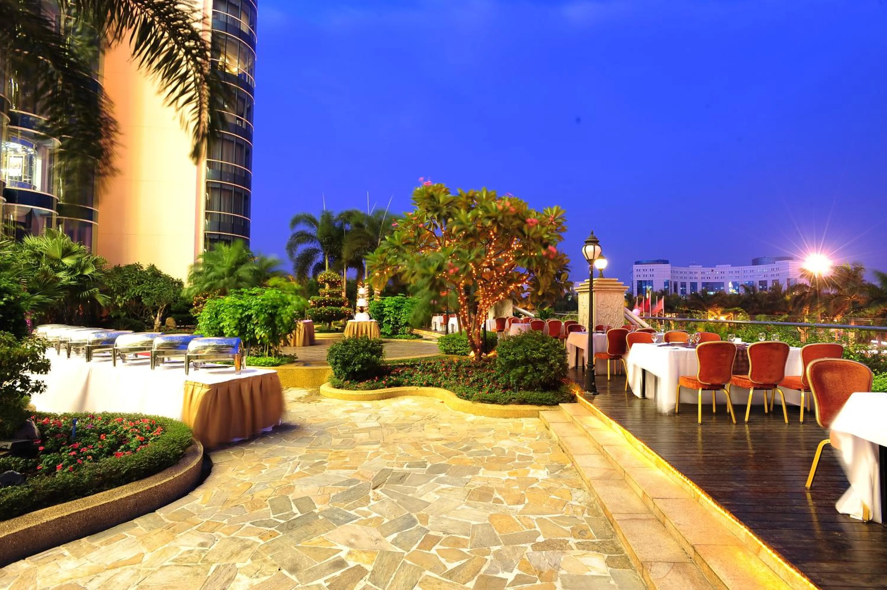 Garden in The Royal Marina Plaza Hotel Guangzhou