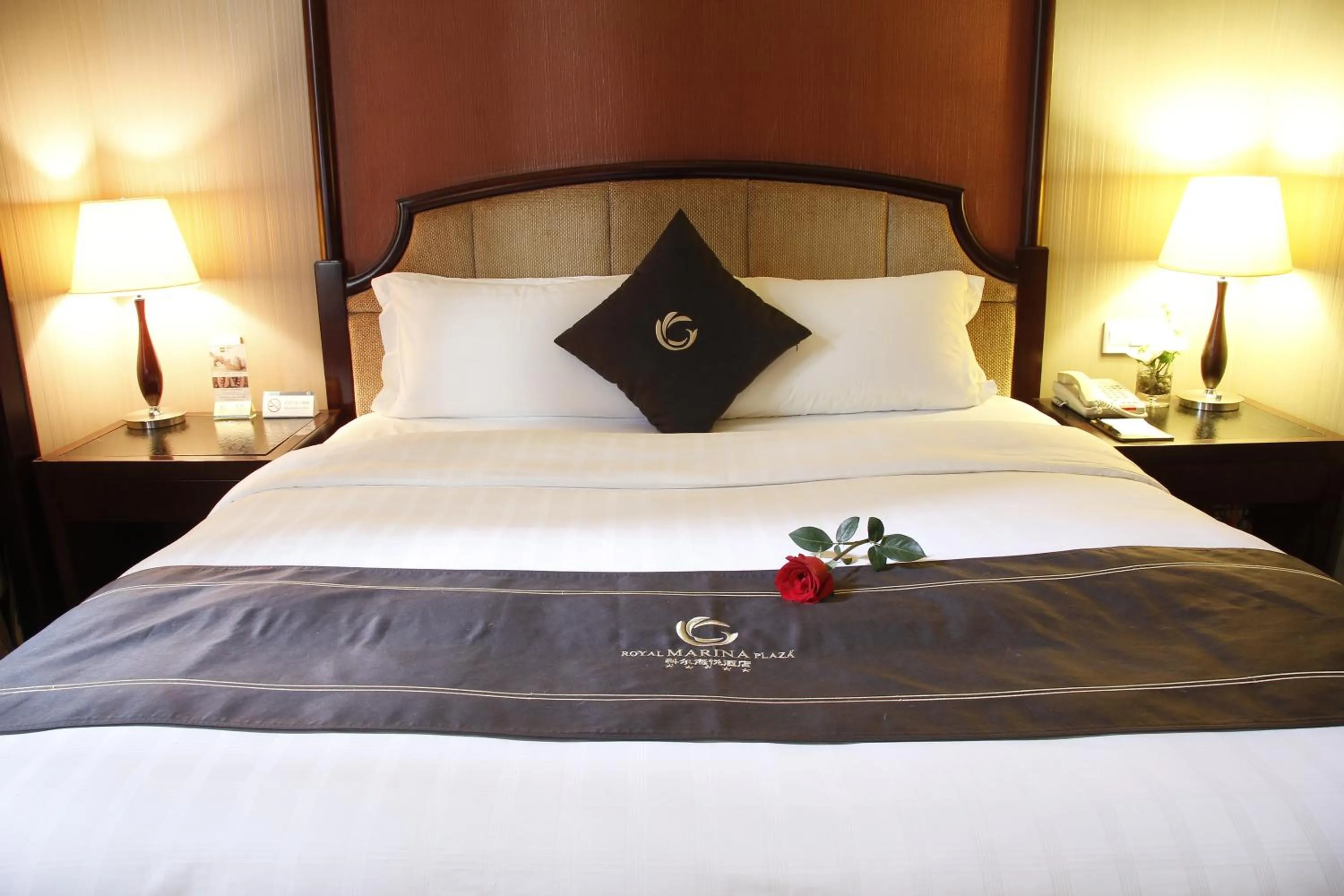 Bed in The Royal Marina Plaza Hotel Guangzhou