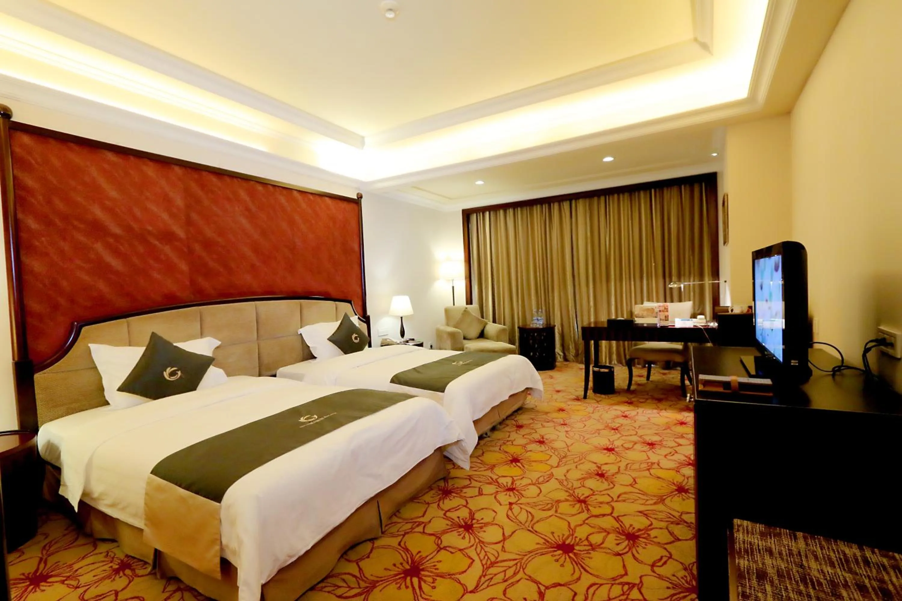 Bed in The Royal Marina Plaza Hotel Guangzhou