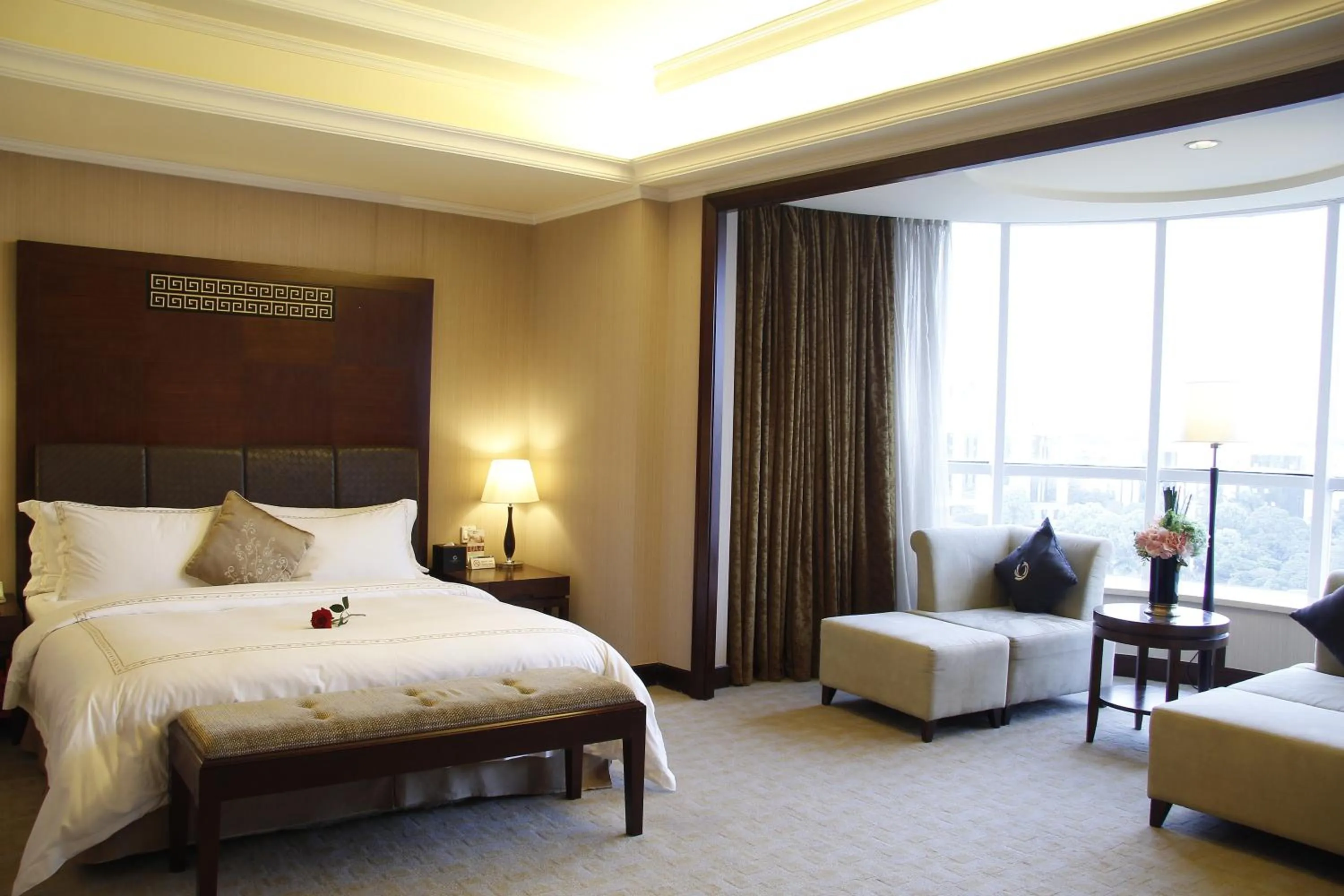 Bedroom, Bed in The Royal Marina Plaza Hotel Guangzhou