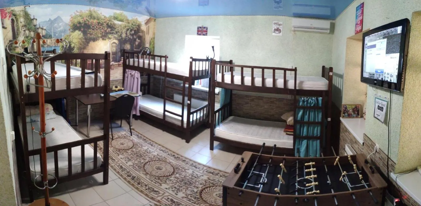 Bed in Like Home Hostel & TOURS