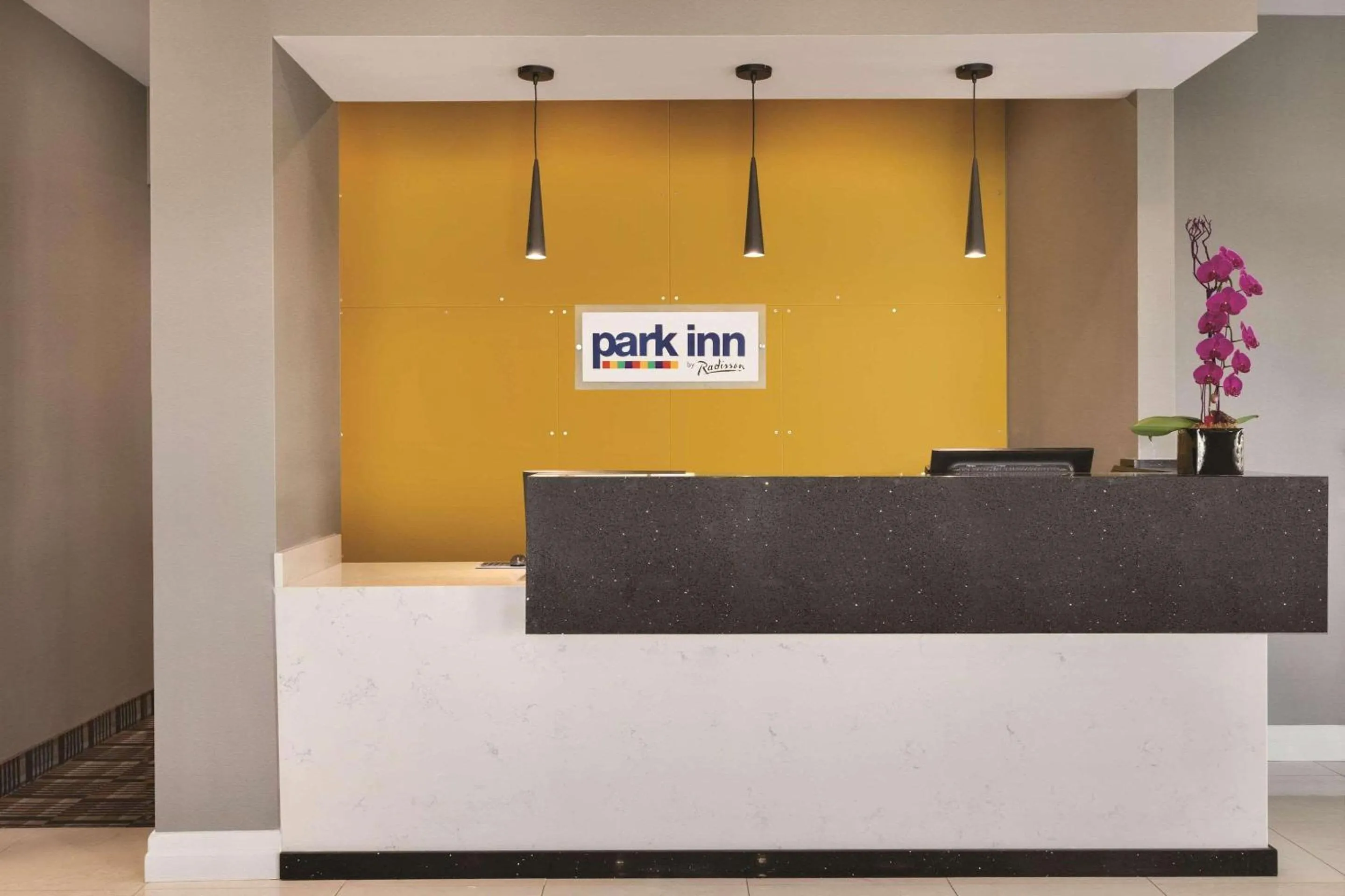 Lobby or reception in Park Inn by Radisson Brampton, ON