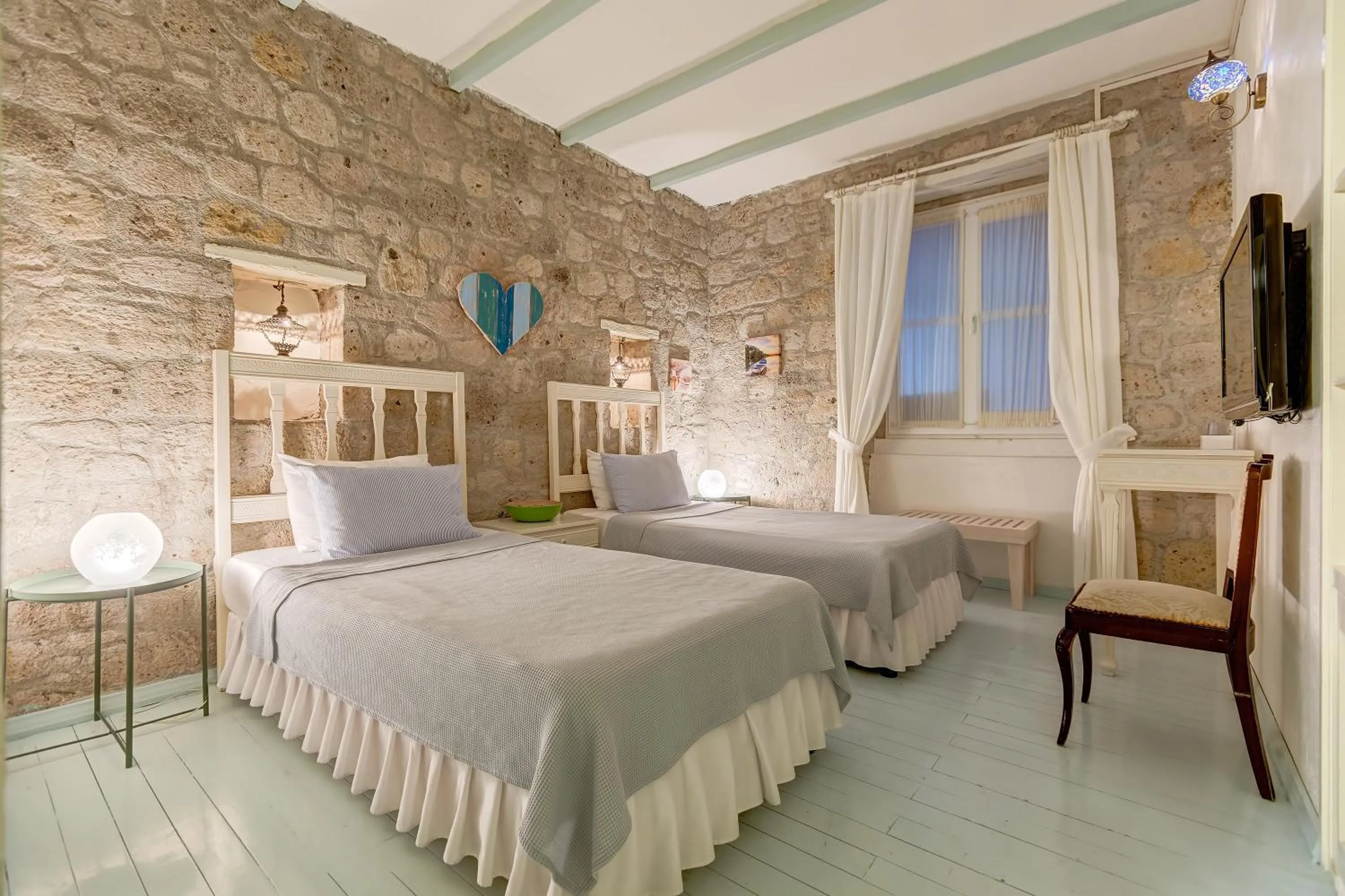 Photo of the whole room, Bed in Beyazhan Hotel