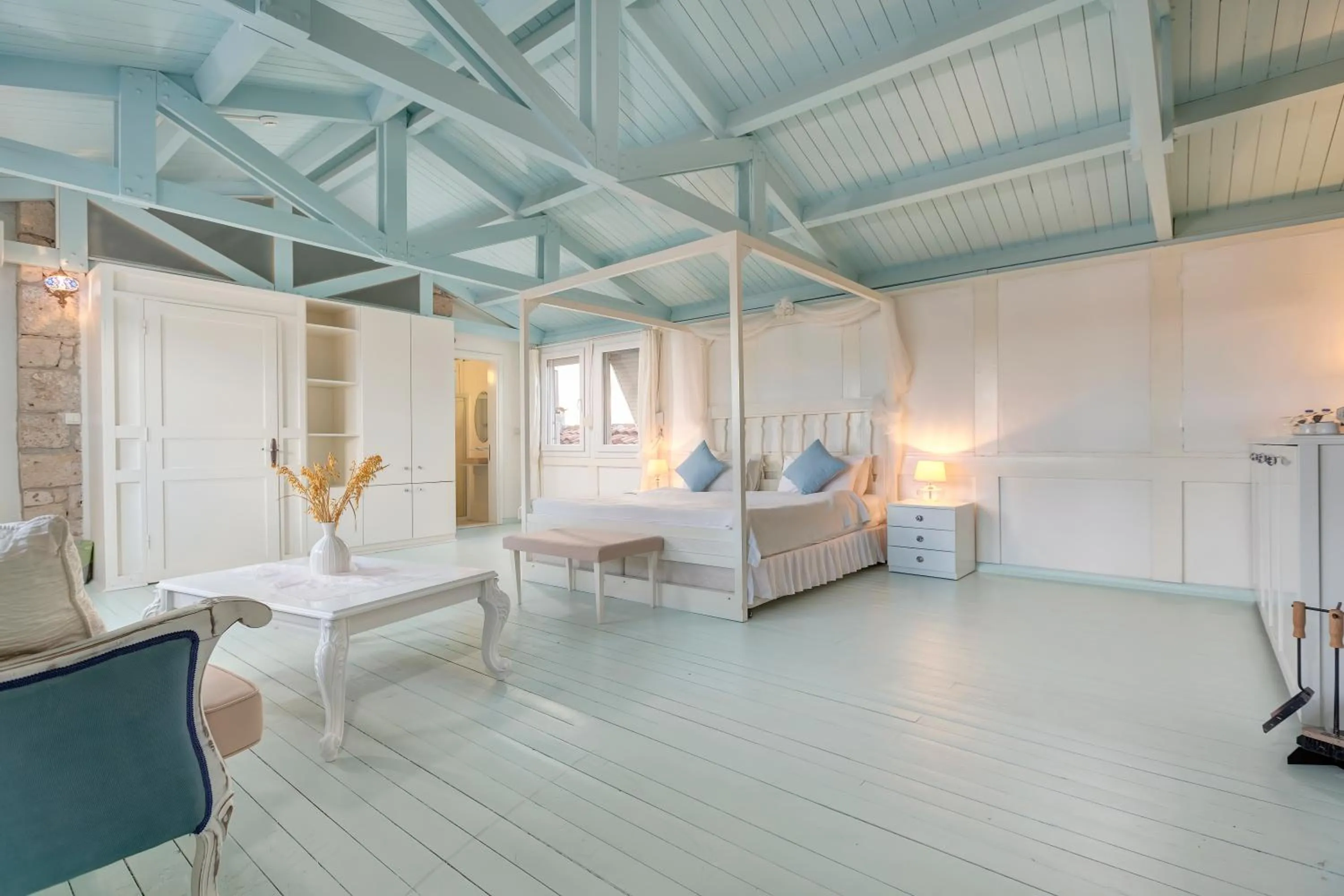 Photo of the whole room in Beyazhan Hotel