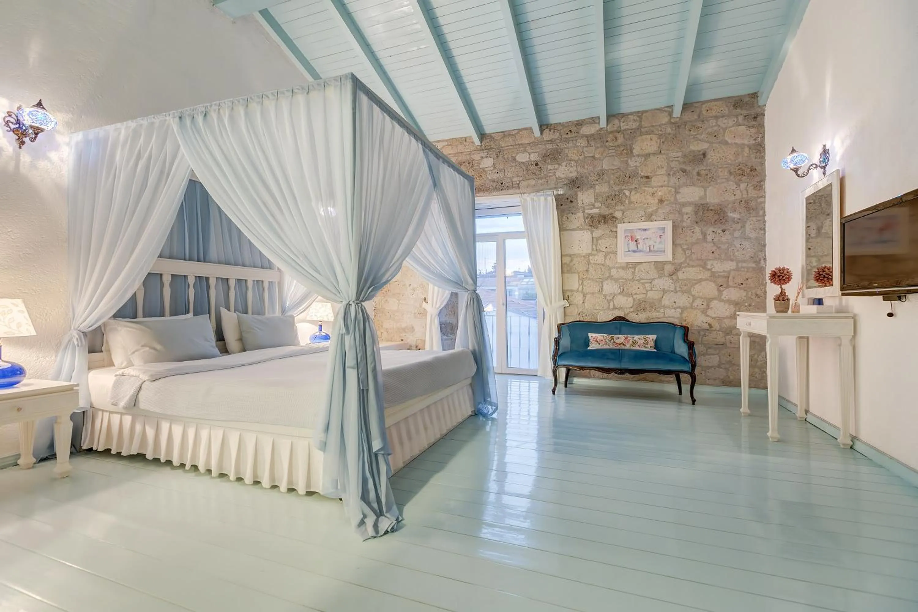 Bed in Beyazhan Hotel