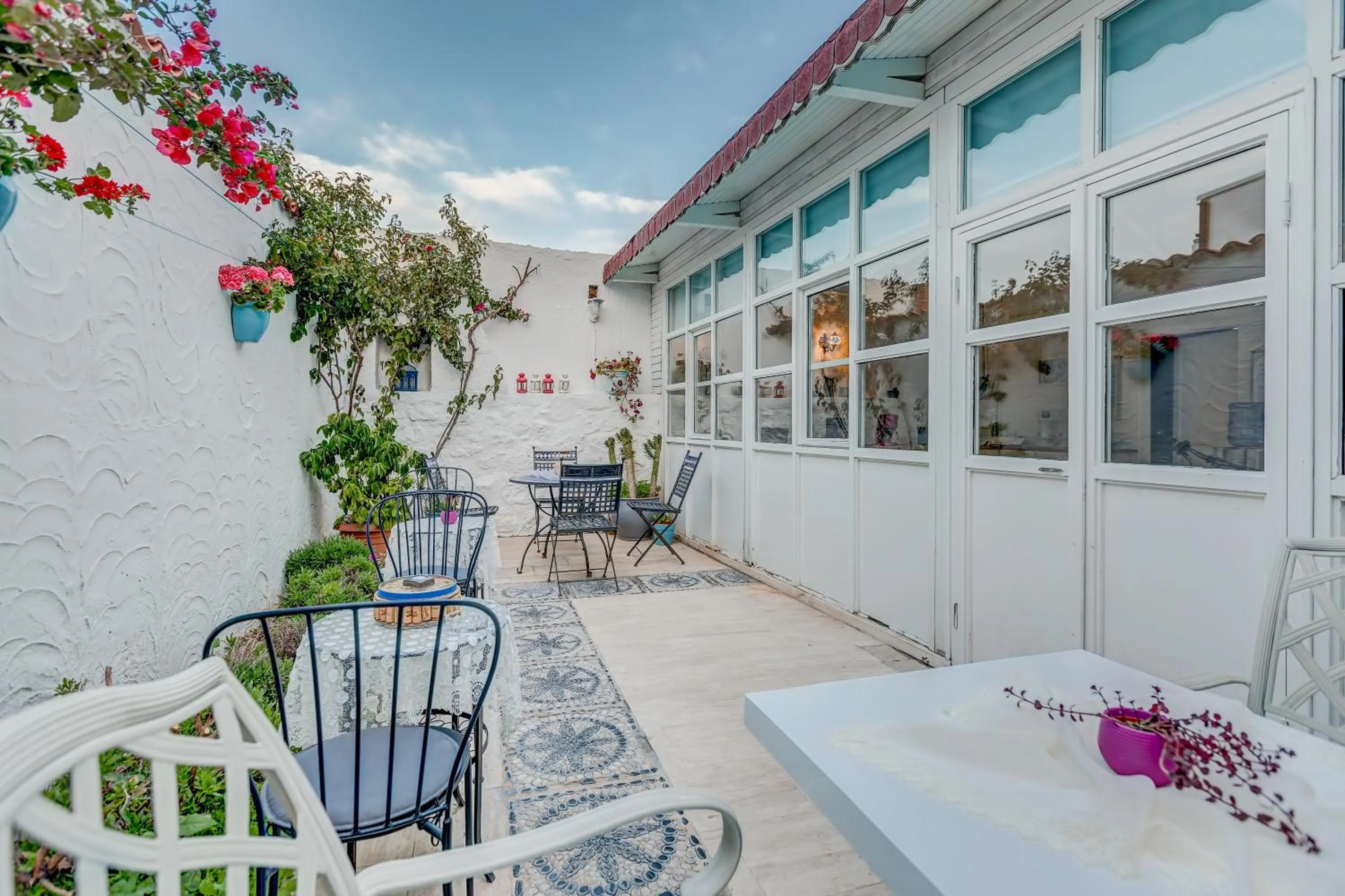 Garden in Beyazhan Hotel