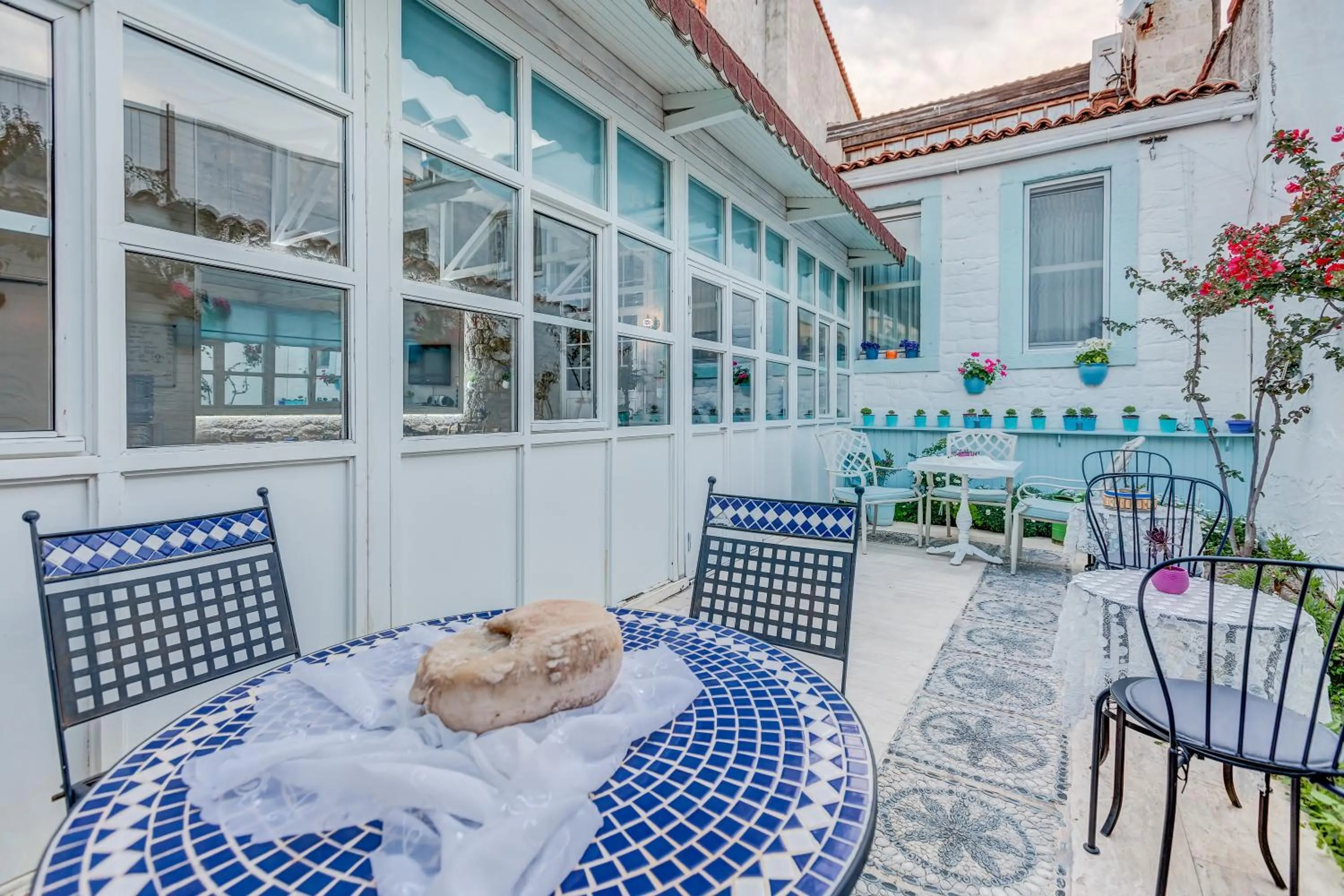Garden in Beyazhan Hotel