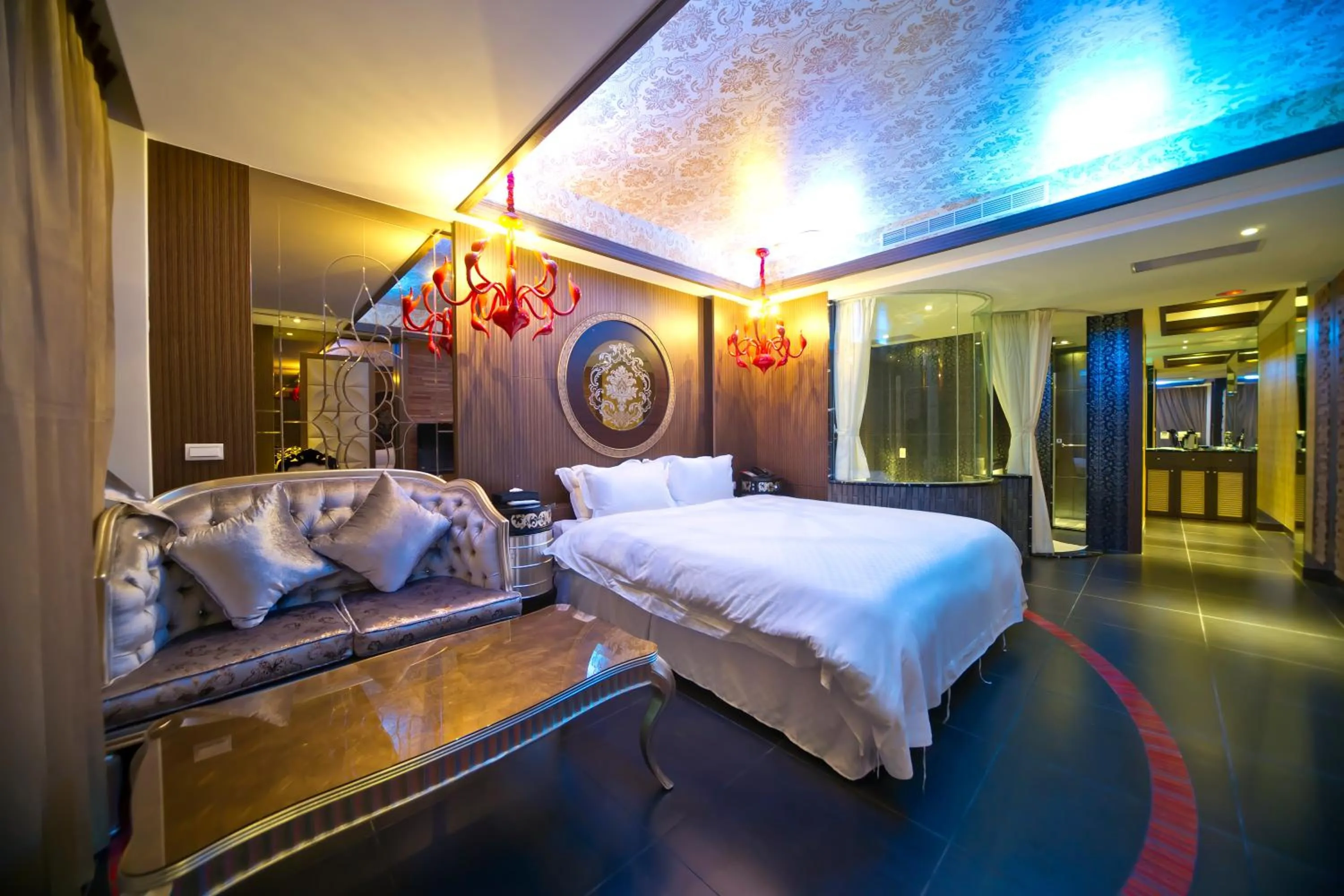 Photo of the whole room, Bed in White House Hot Spring Beach Resort