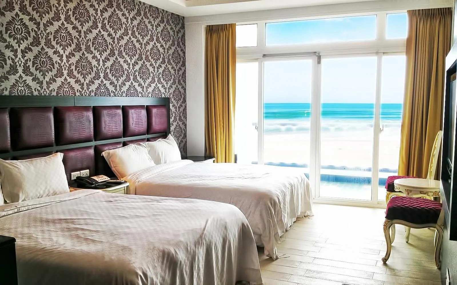 bunk bed, Bed in White House Hot Spring Beach Resort