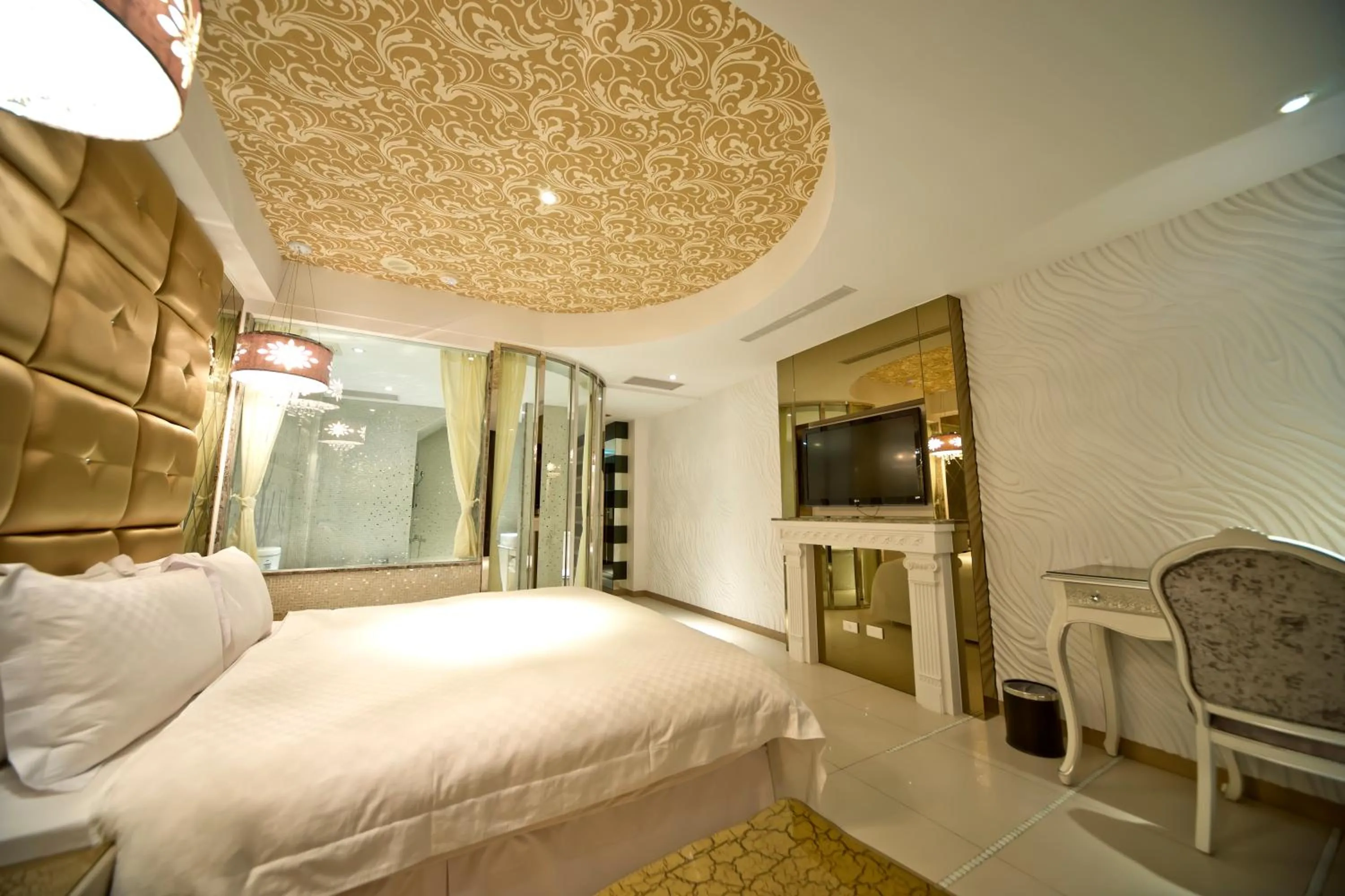 Photo of the whole room, Bed in White House Hot Spring Beach Resort