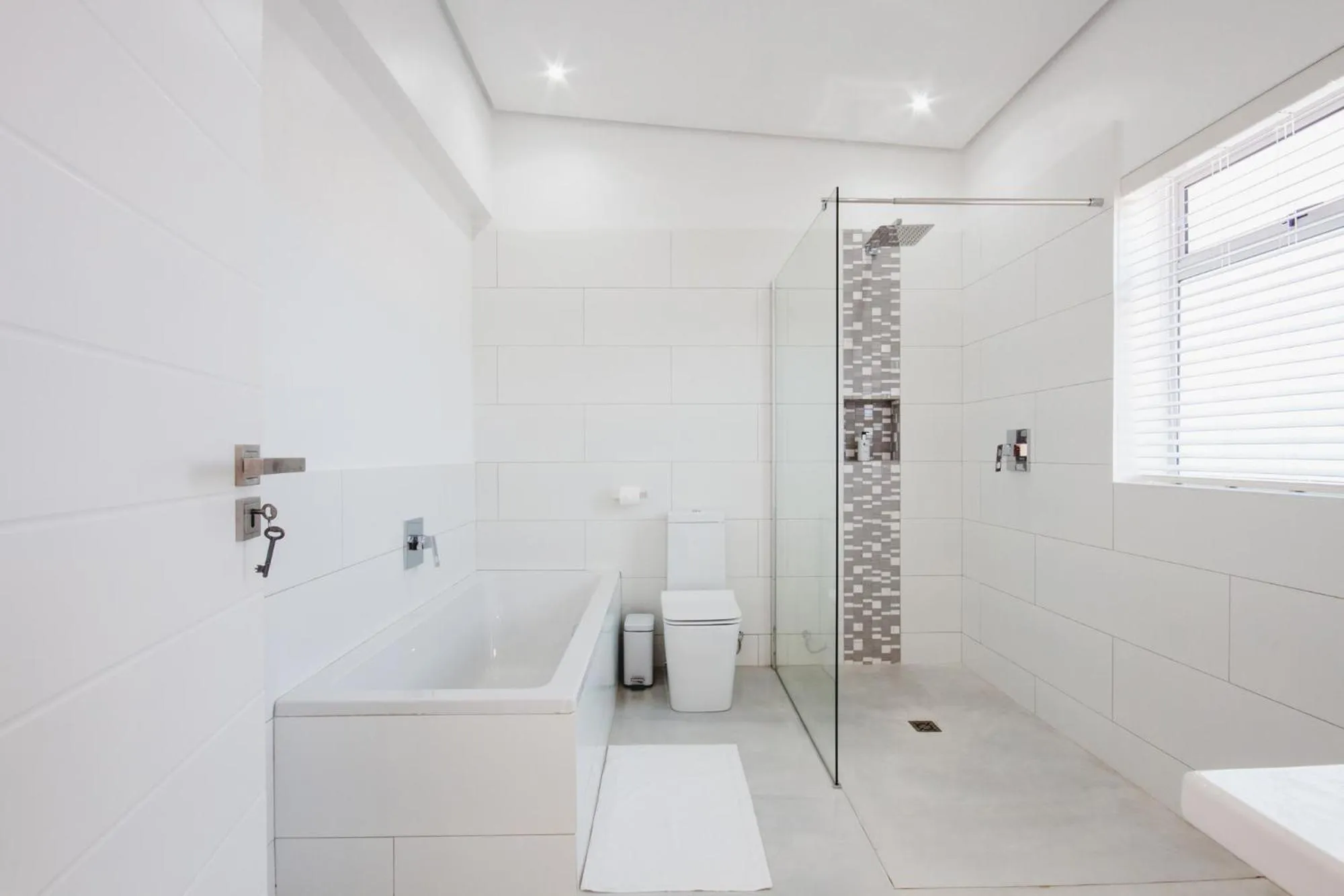 Shower in A Riverbed Guesthouse