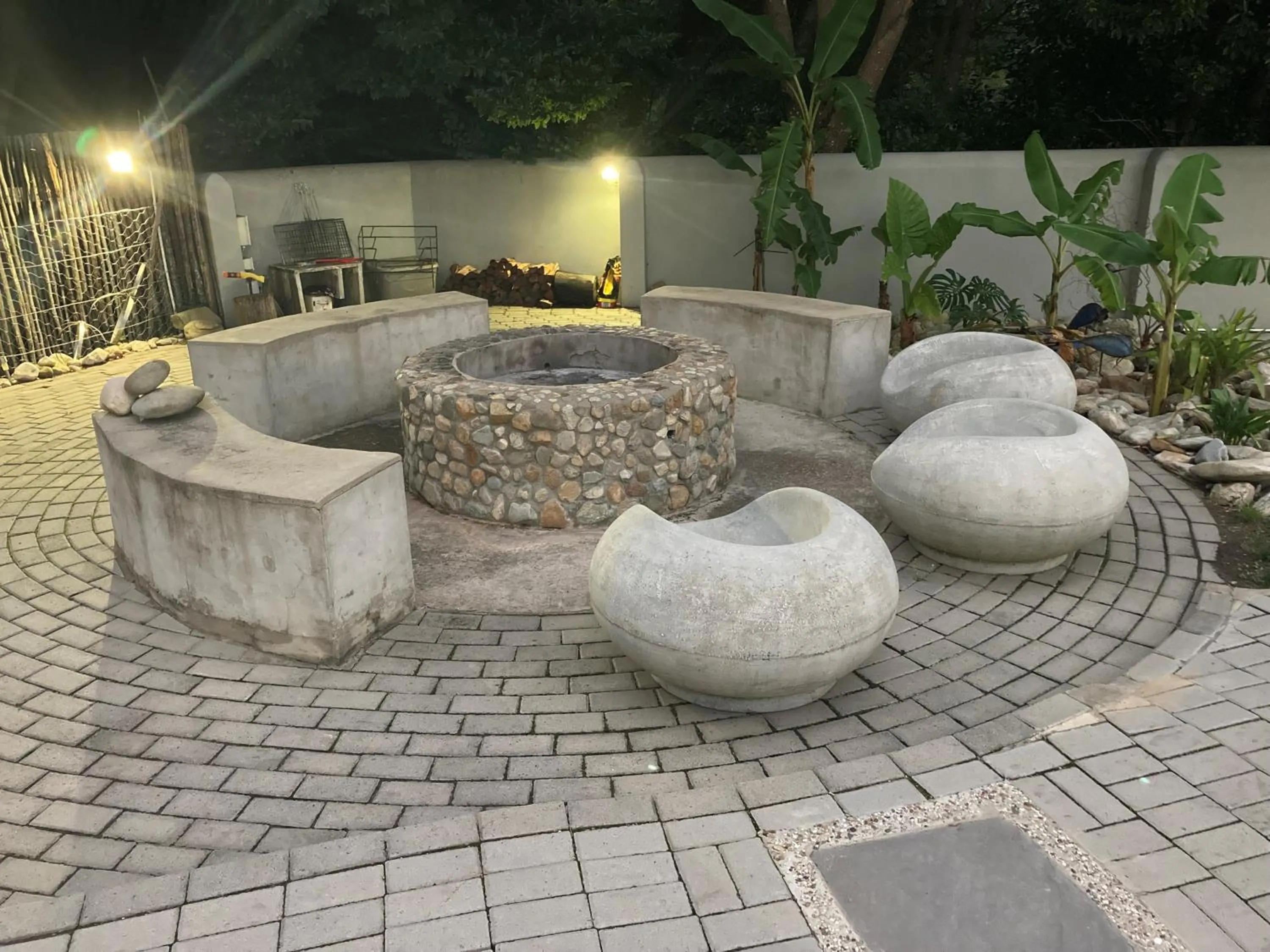 BBQ facilities in A Riverbed Guesthouse