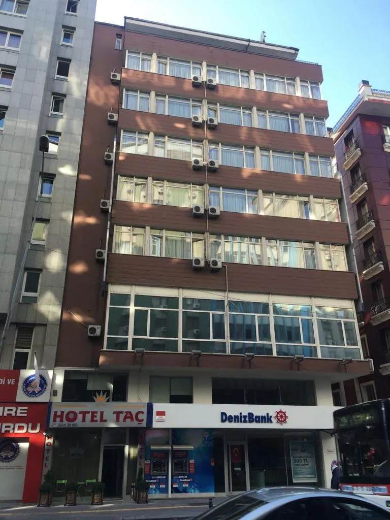 Facade/entrance in Tac Hotel