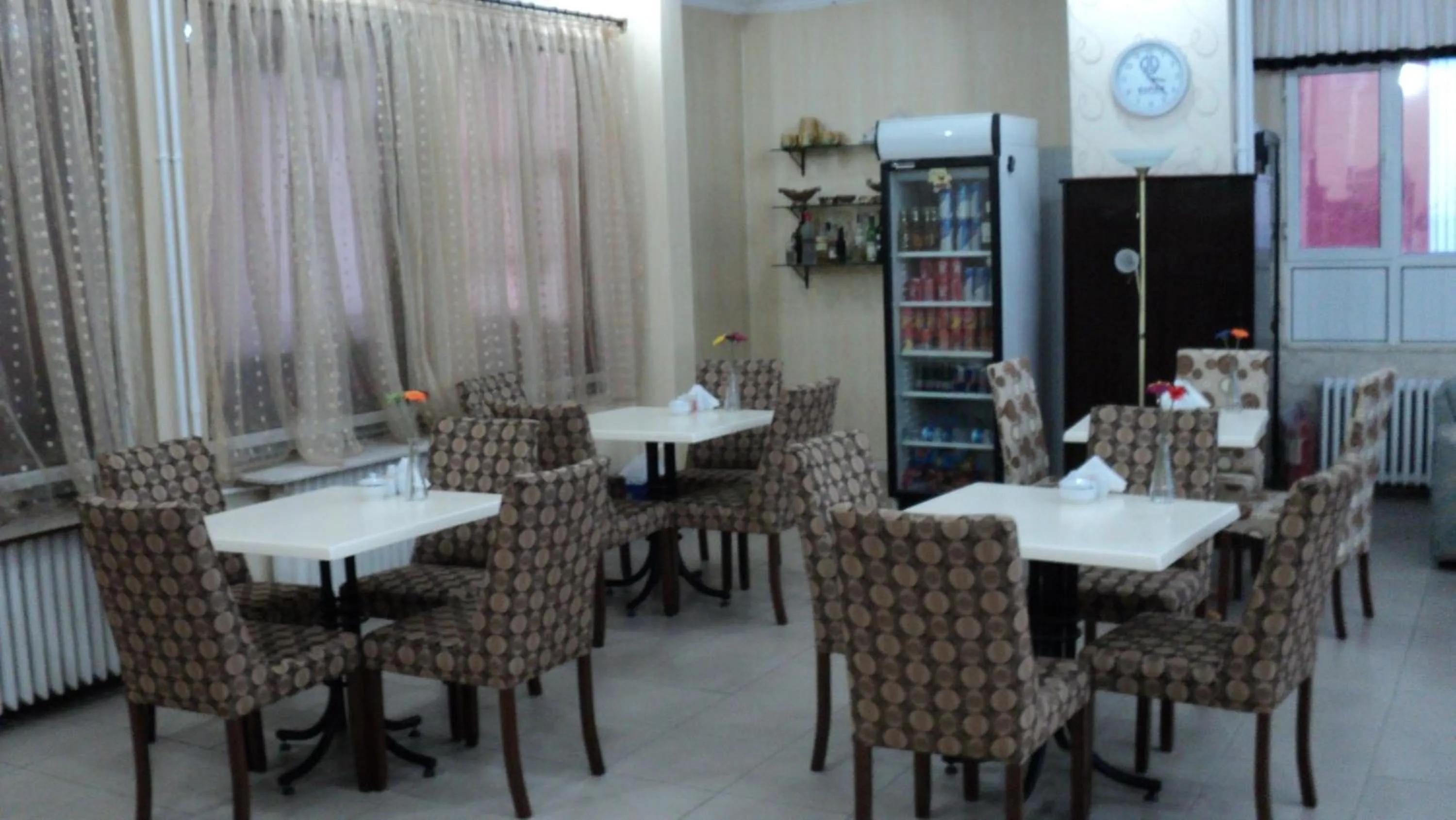 Restaurant/places to eat in Tac Hotel