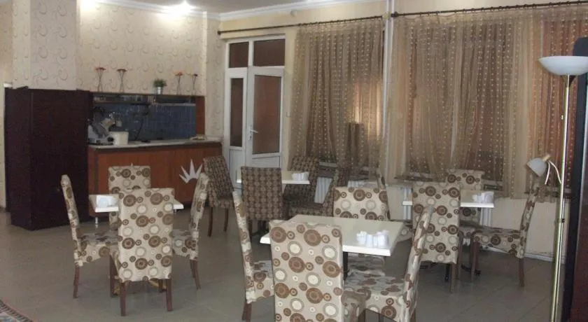 Restaurant/places to eat in Tac Hotel