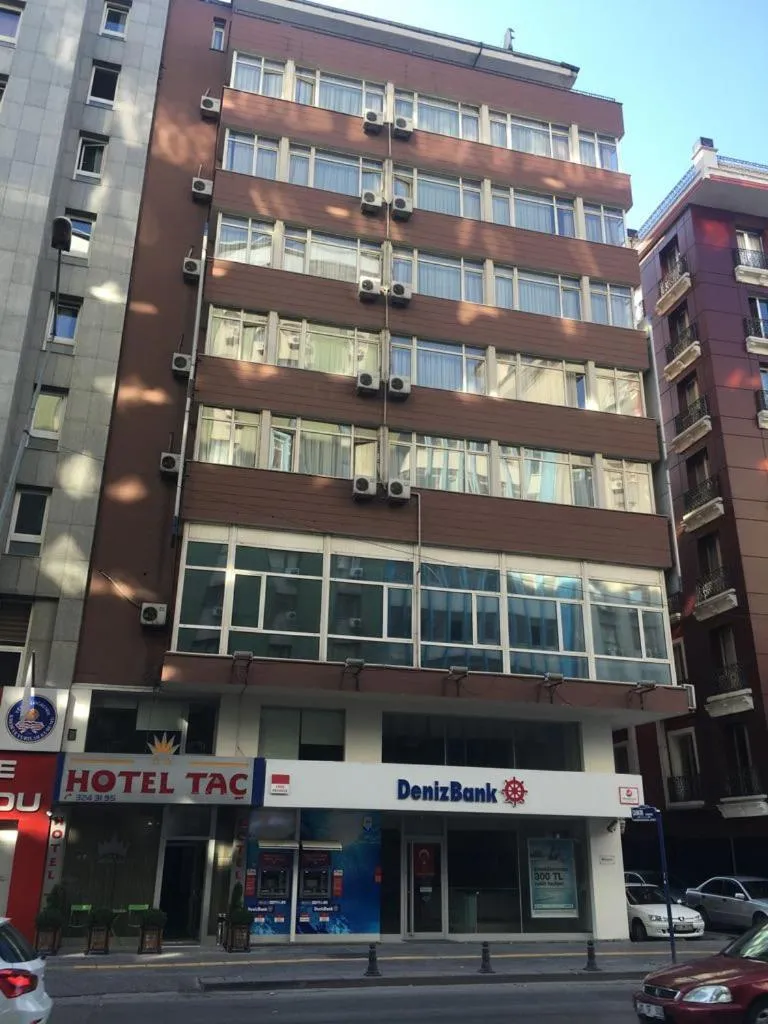 Facade/entrance in Tac Hotel