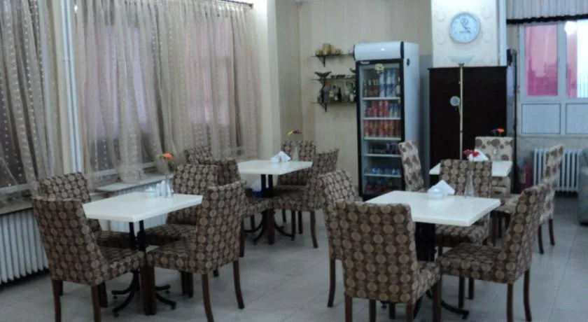 Restaurant/places to eat in Tac Hotel