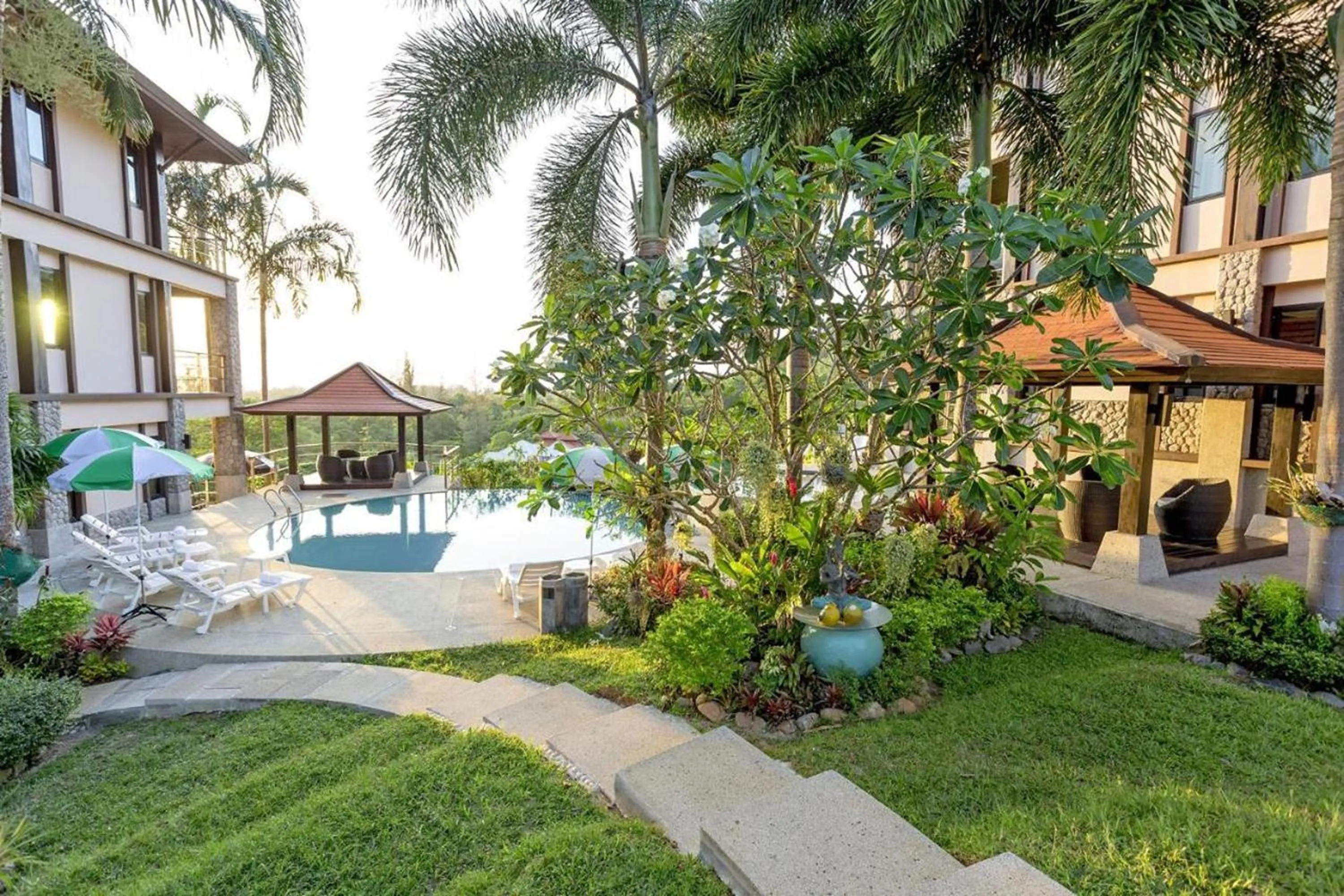 Swimming pool in Kamala Villa Hill