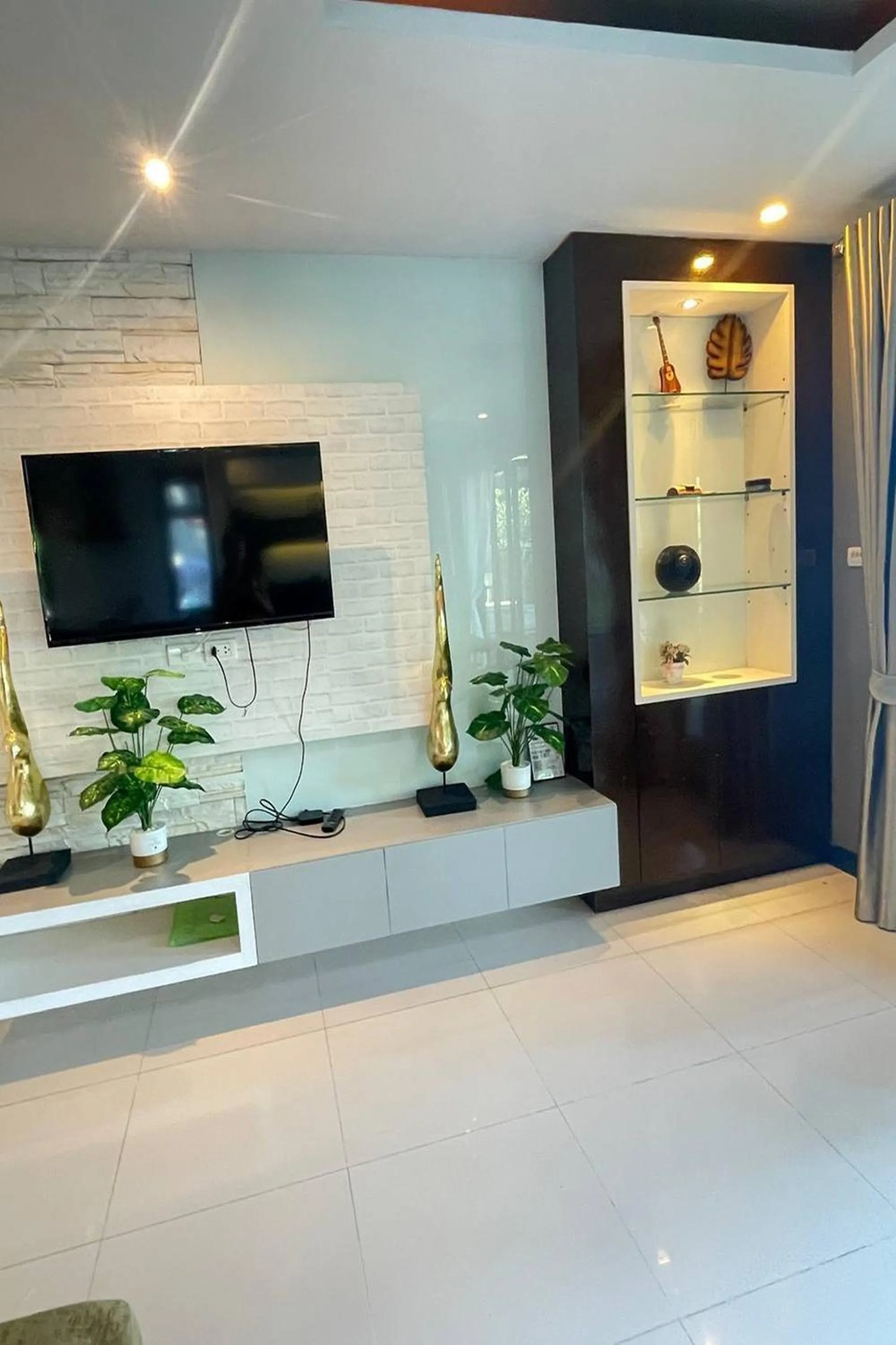 TV and multimedia in Kamala Villa Hill