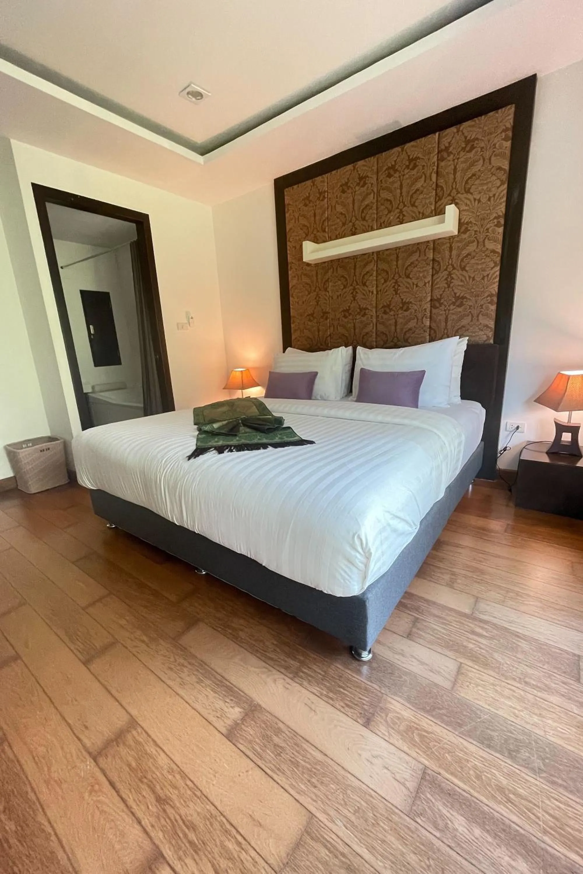 Photo of the whole room, Bed in Kamala Villa Hill