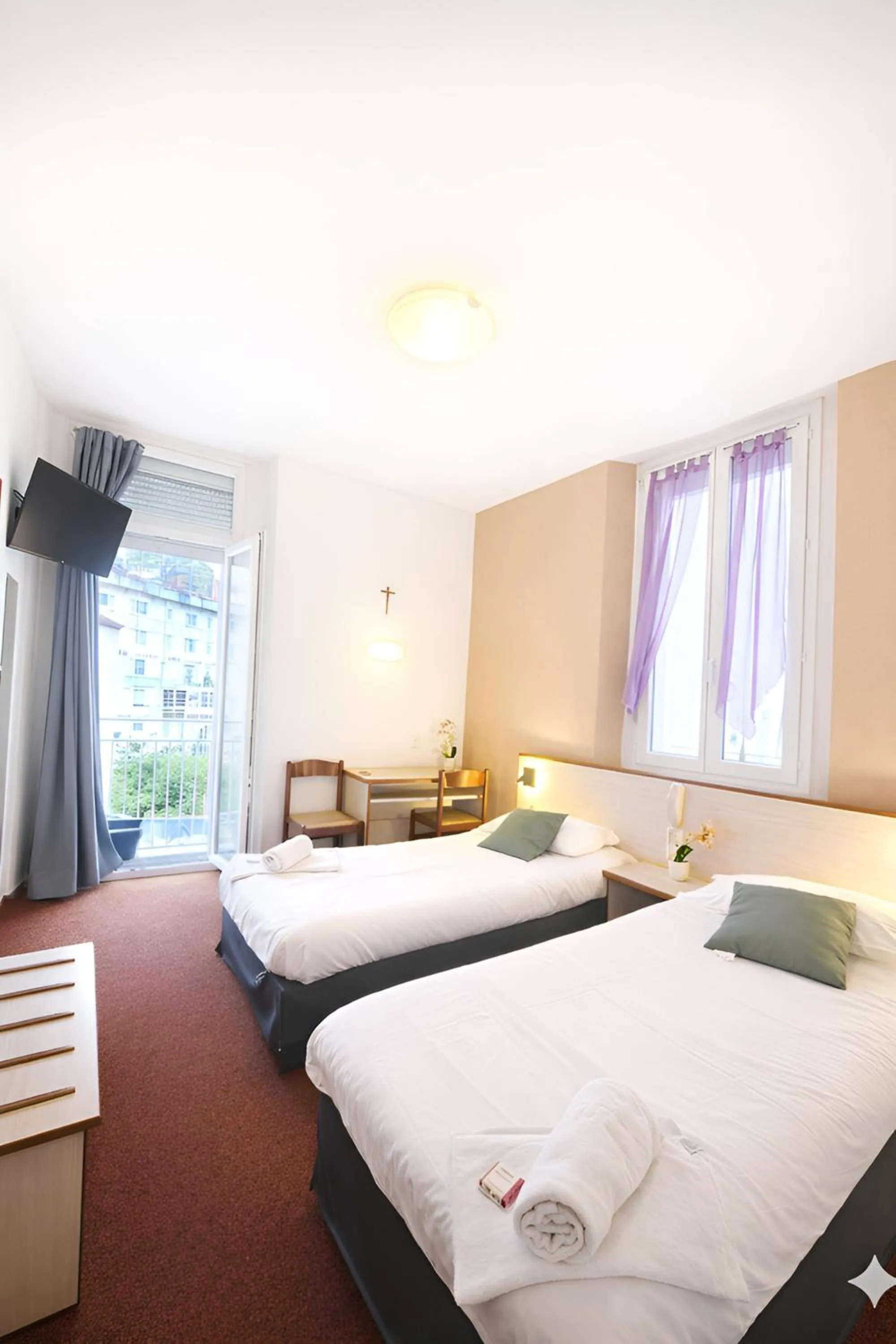 Bed in Hôtel Myosotis