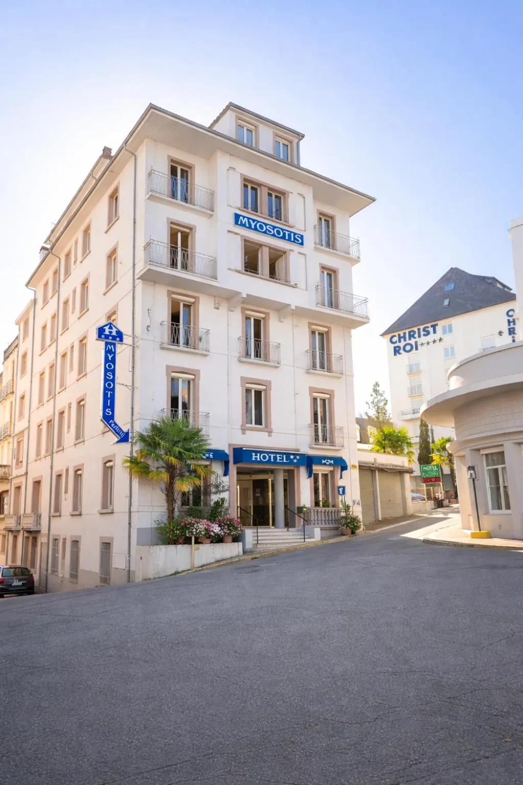Property building in Hôtel Myosotis