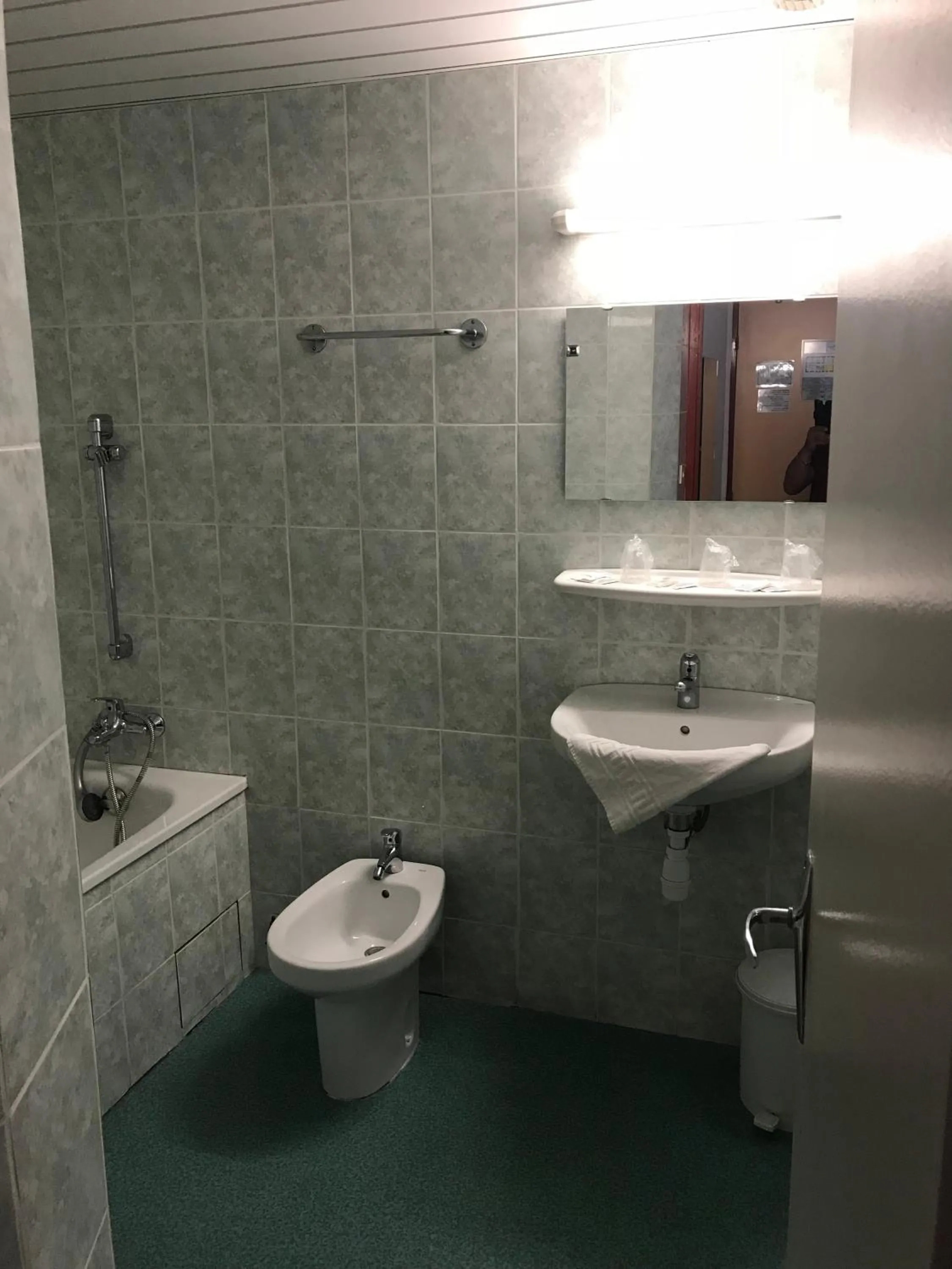 Bathroom in Hôtel Myosotis