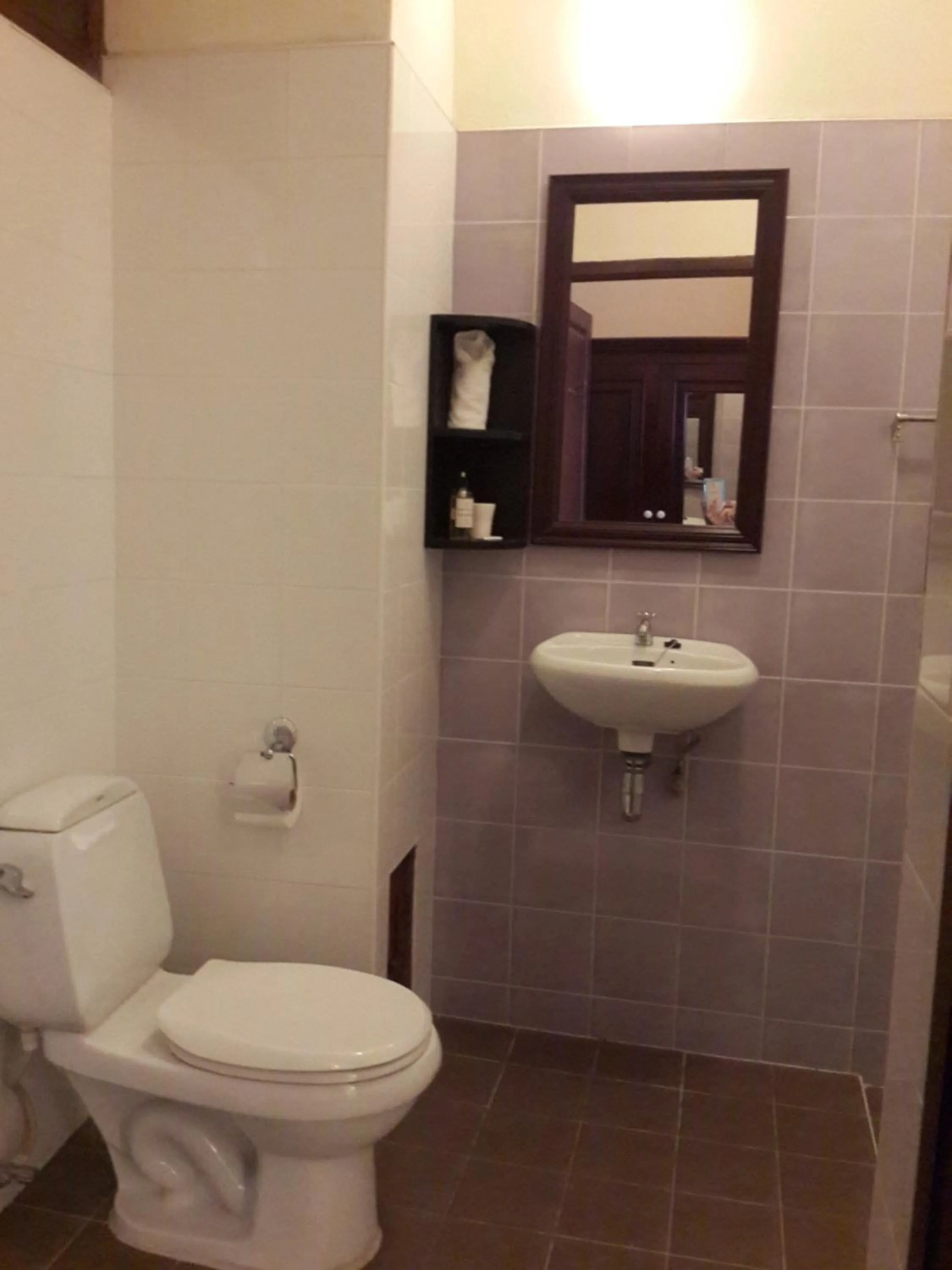 Toilet in Hotel Khamvongsa