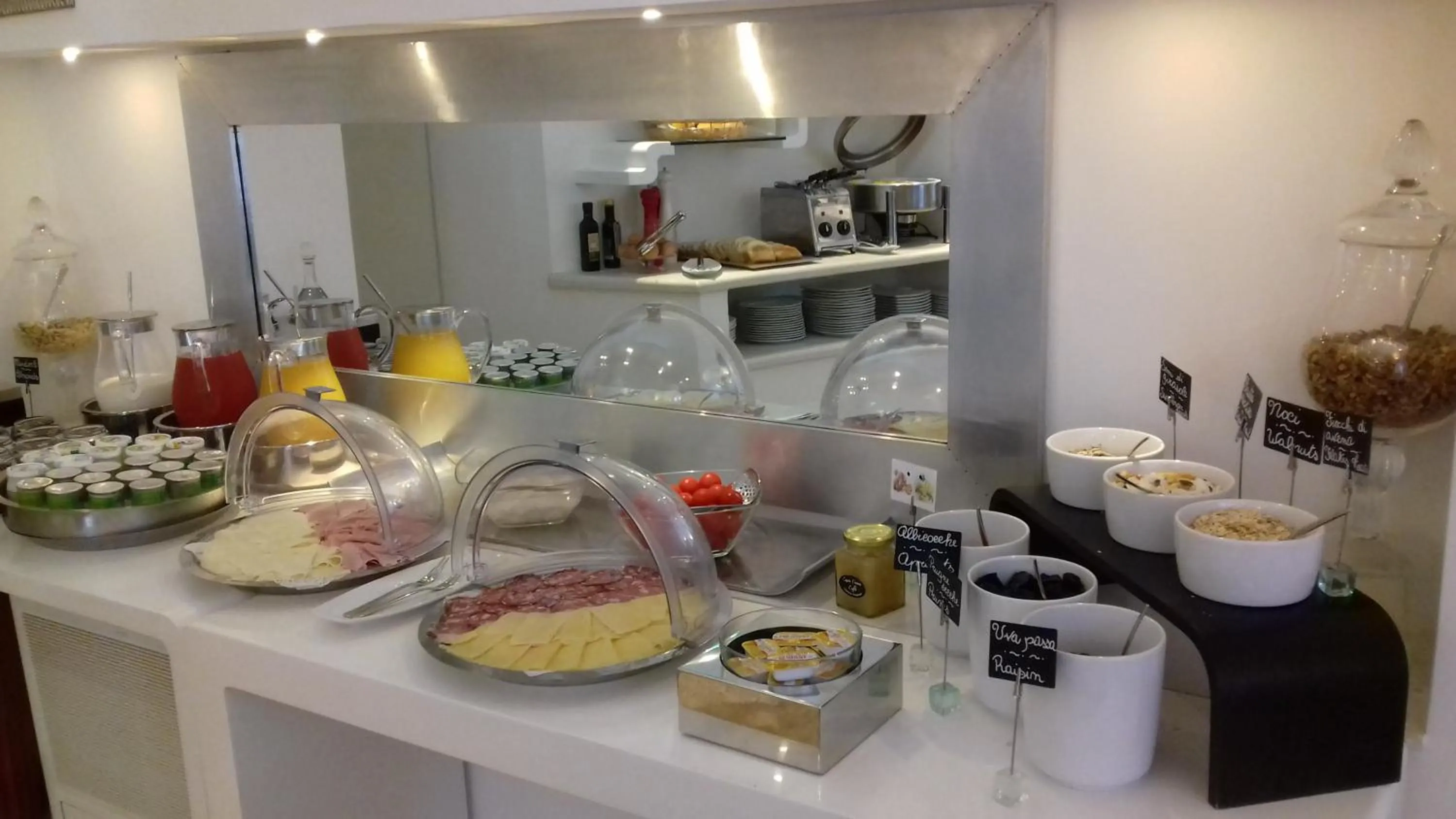 Restaurant/places to eat in Hotel Orsa Maggiore