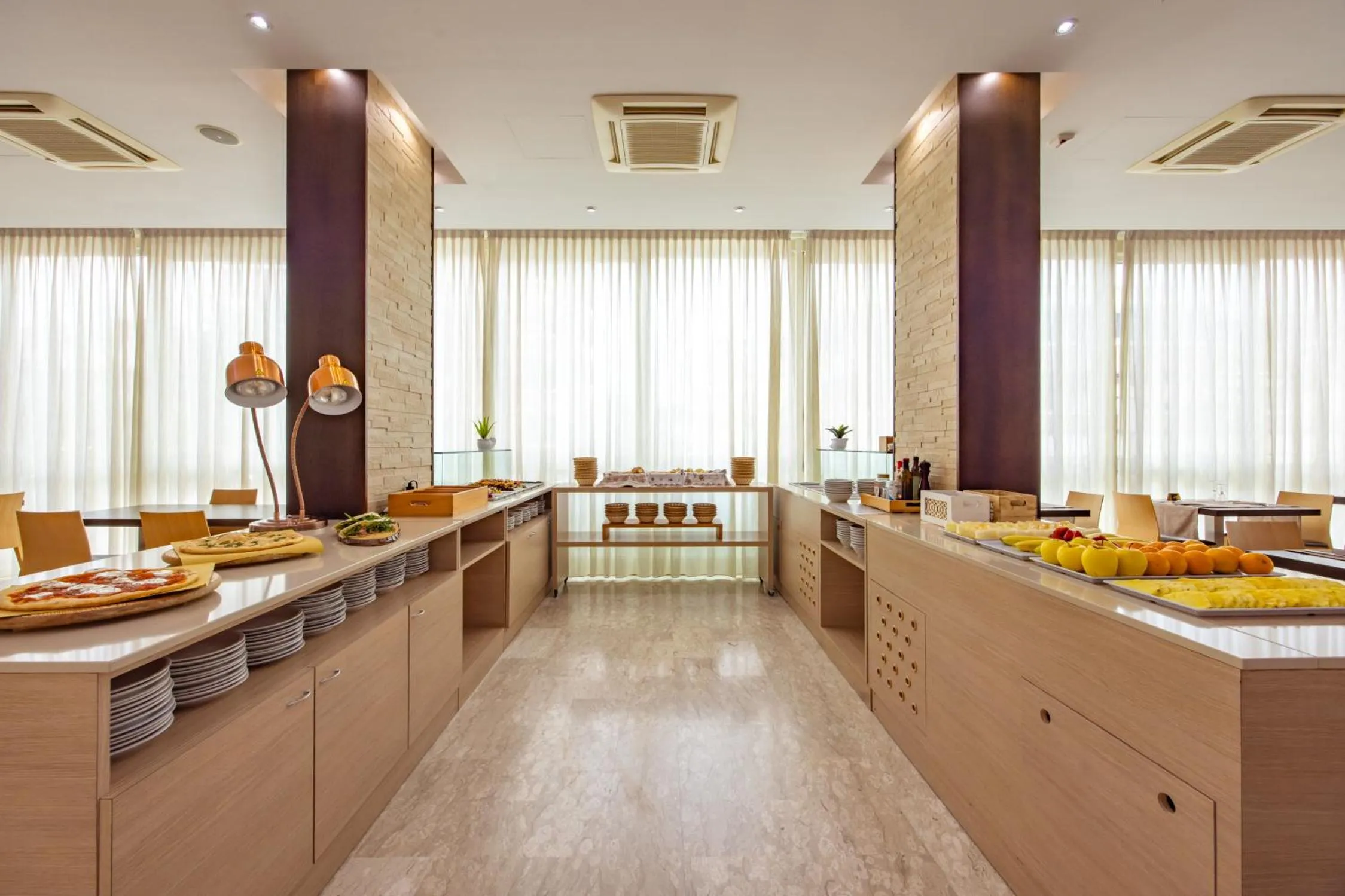 Restaurant/places to eat in Hotel Tabor