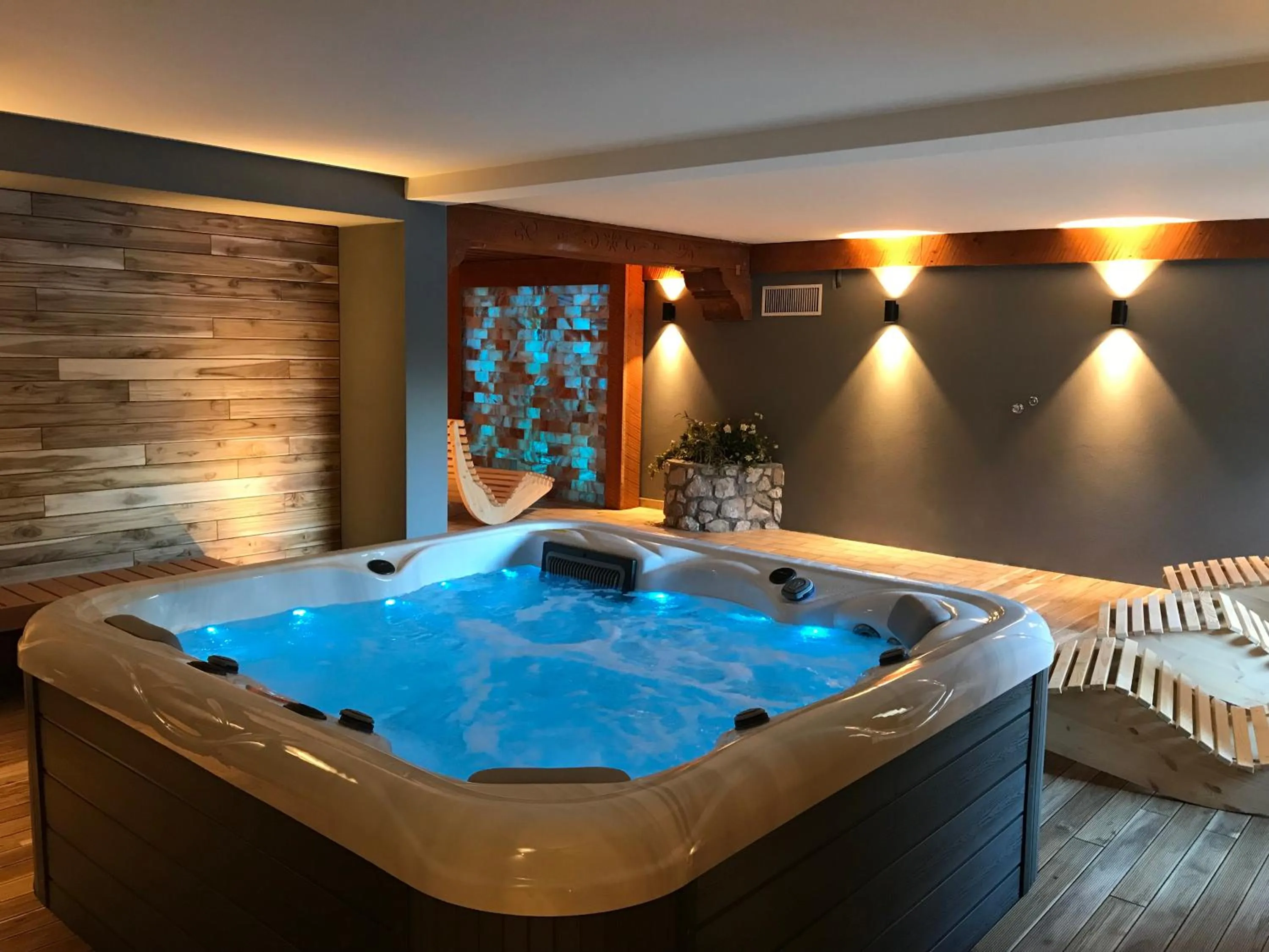 Hot Tub in Sporthotel Europa Sul Lago