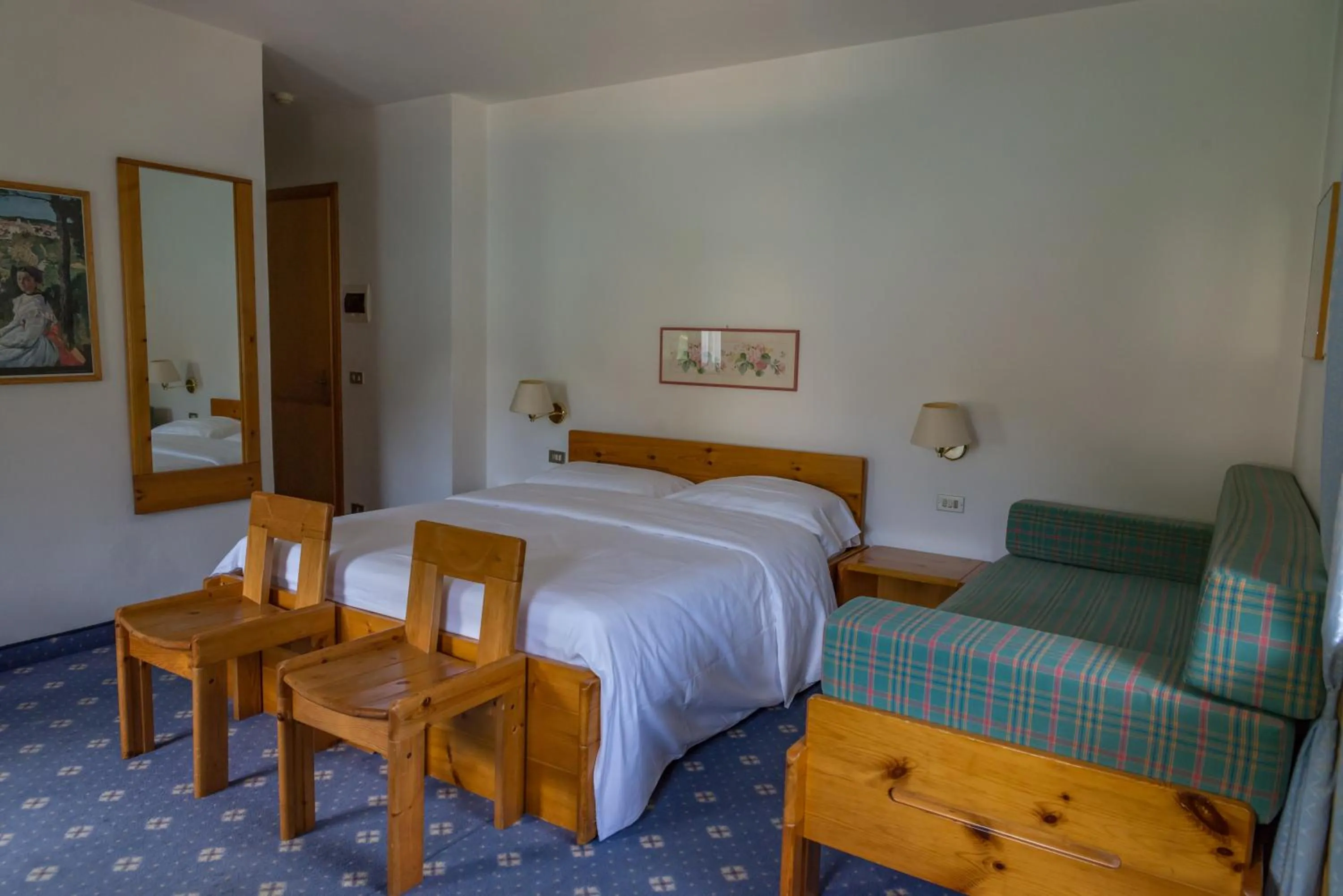 Photo of the whole room, Bed in Sporthotel Europa Sul Lago