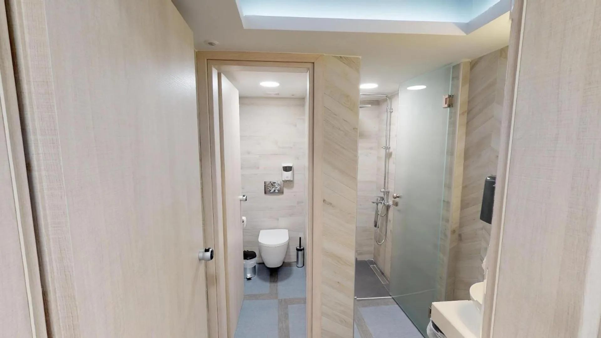 Shower in Medusa Apartments