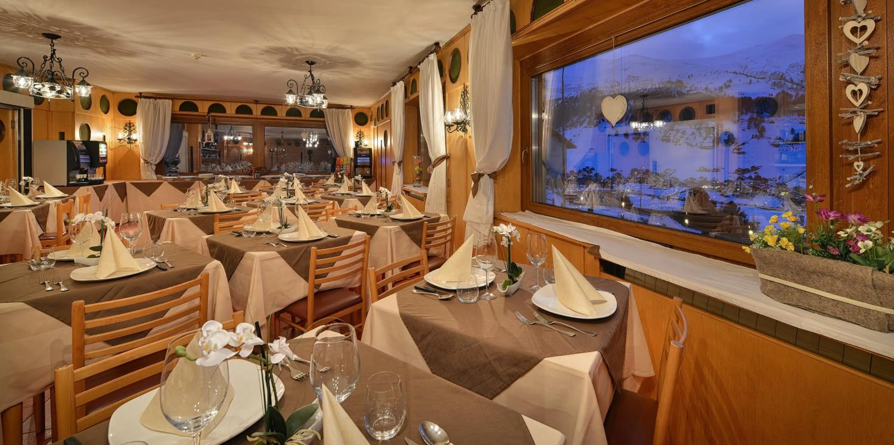 Restaurant/places to eat in Hotel Loredana
